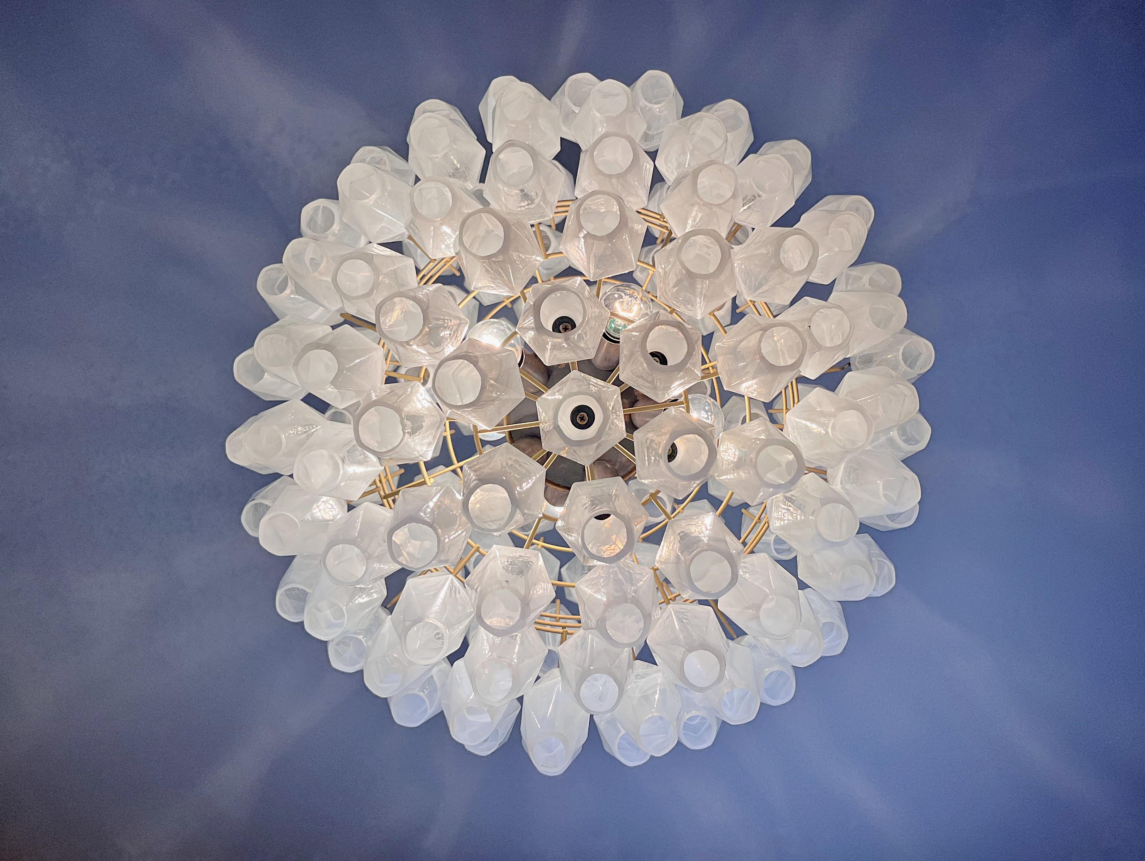 Amazing spherical Murano polyhedrons Chandelier - 140 white alabaster polyhedrons For Sale 7