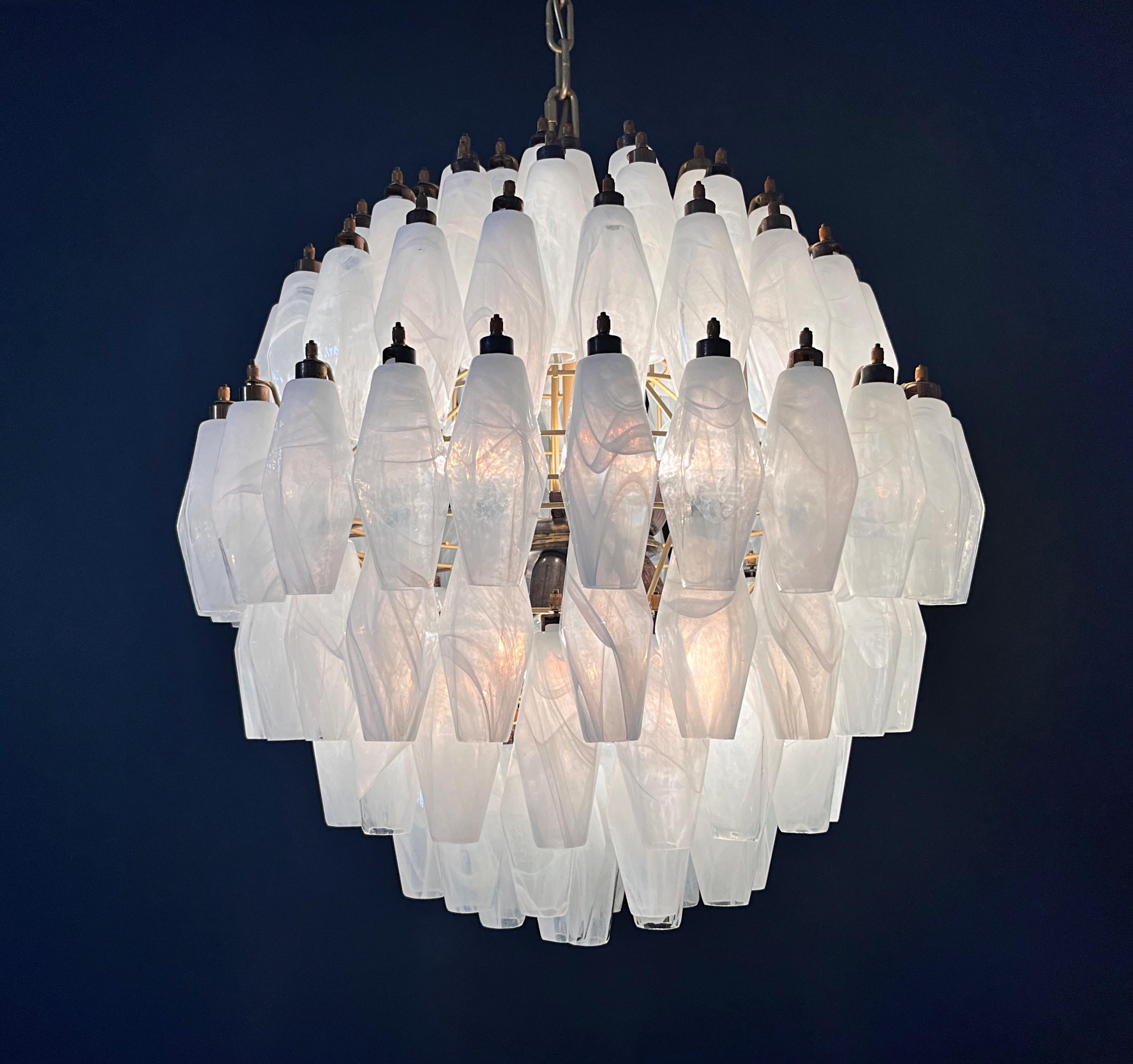 Amazing spherical Murano polyhedrons Chandelier - 140 white alabaster polyhedrons For Sale 8