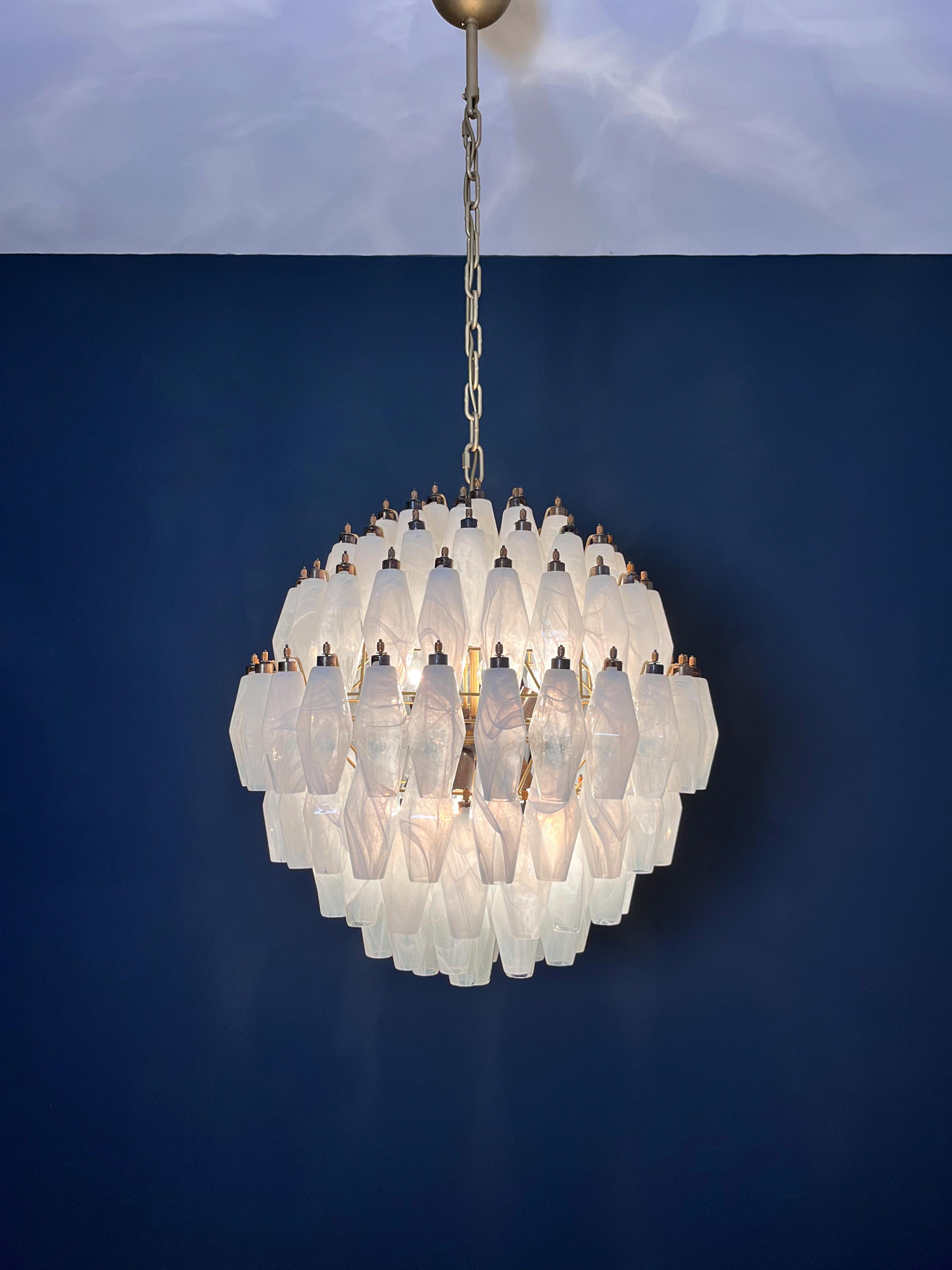Amazing spherical Murano polyhedrons Chandelier - 140 white alabaster polyhedrons For Sale 10