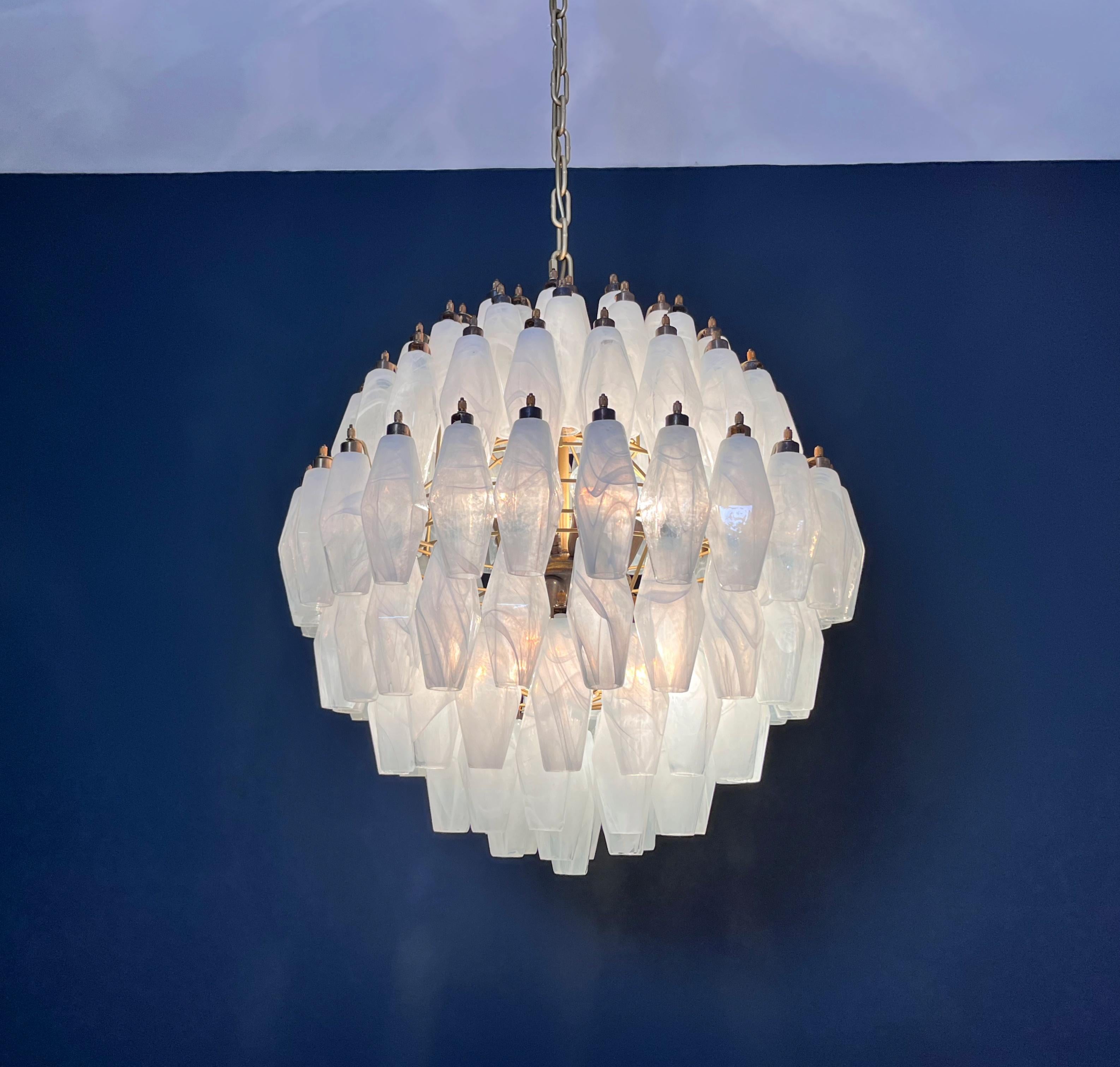 Amazing spherical Murano polyhedrons Chandelier - 140 white alabaster polyhedrons For Sale 11