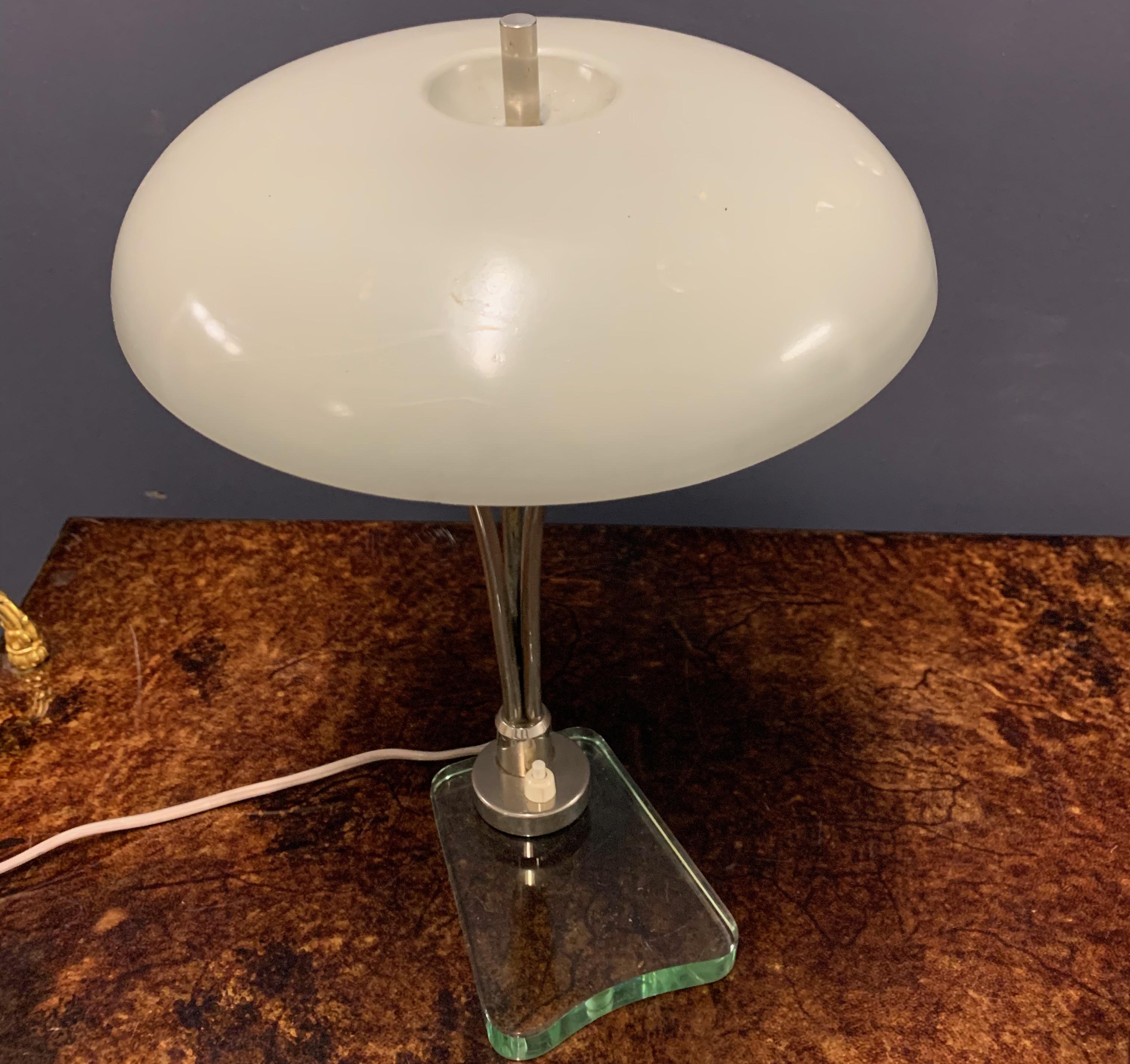 Amazing Table Lamp in the Manner of Fontana Arte en vente 2