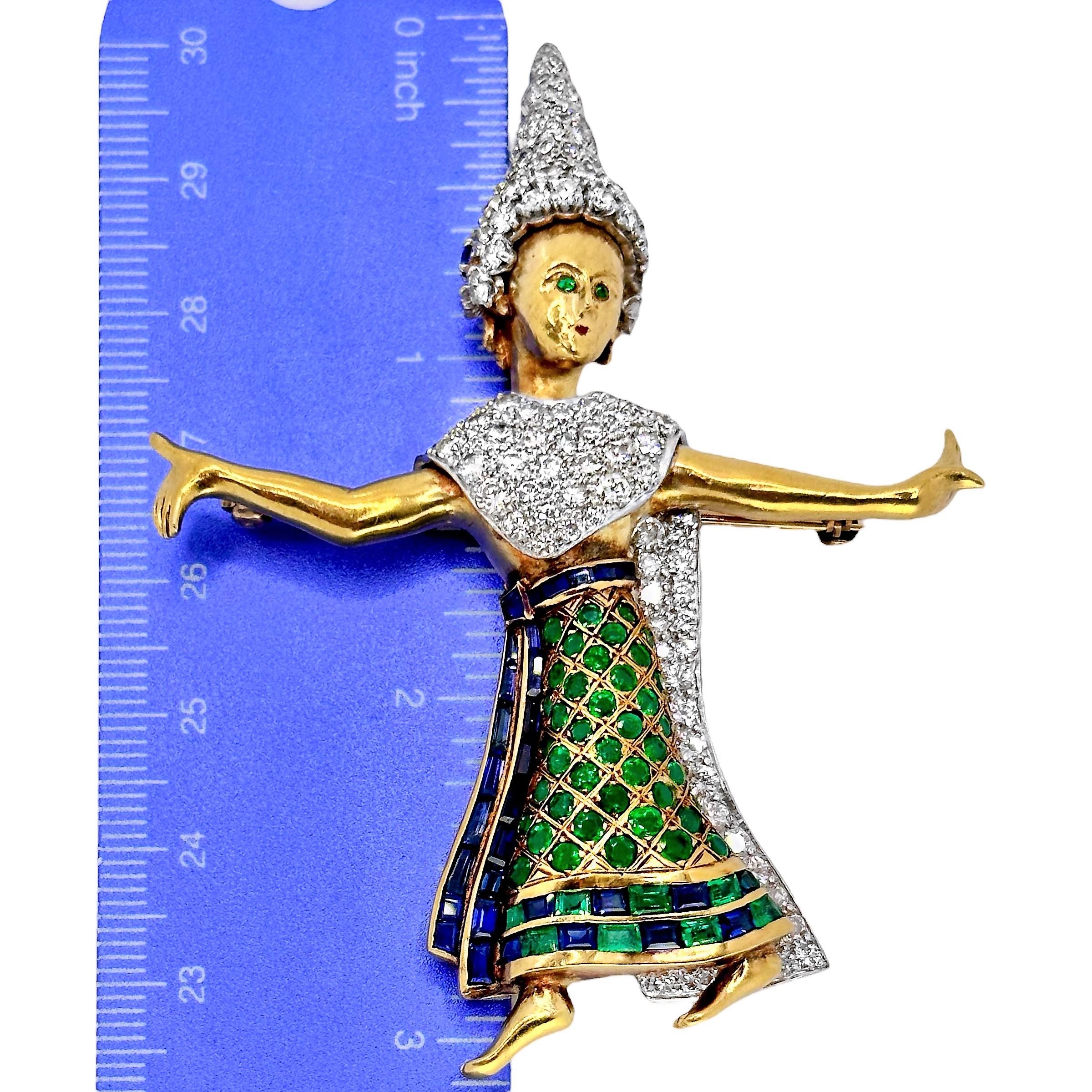 Taille brillant Etonnante broche danseuse classique thaïlandaise avec émeraudes, saphirs et diamants en vente