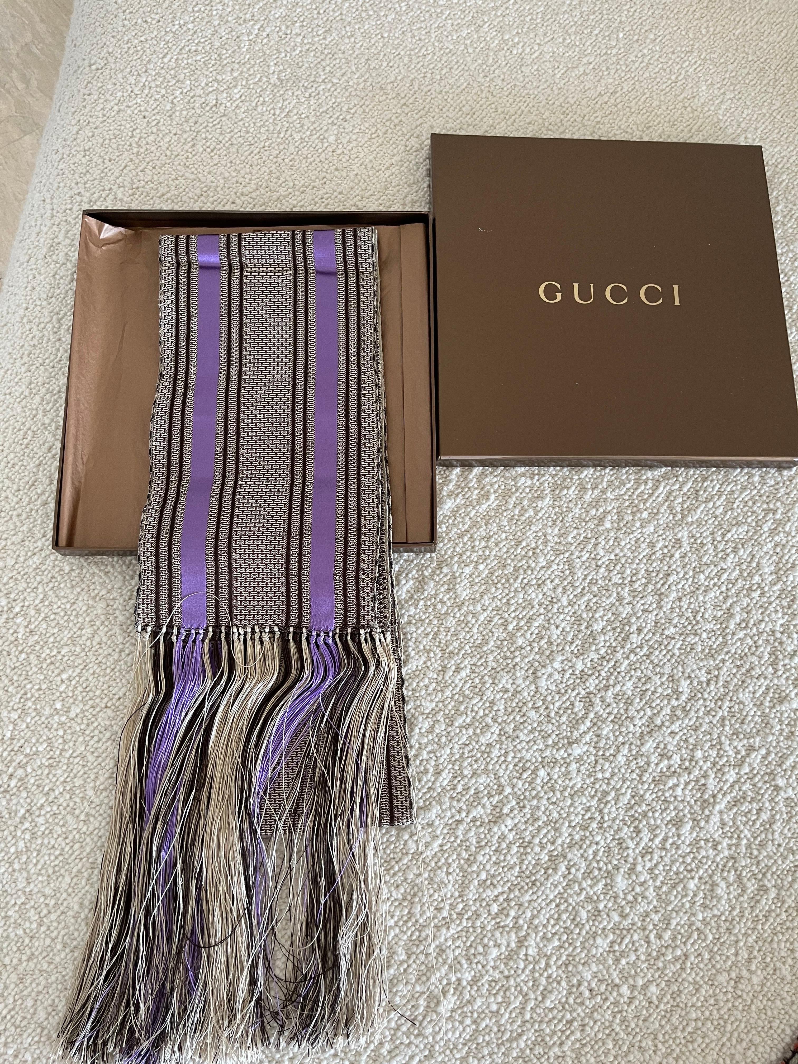 Superbe écharpe à pompons rayée Tom Ford pour Gucci - Neutre et dégradé Excellent état - En vente à COLLINGWOOD, AU