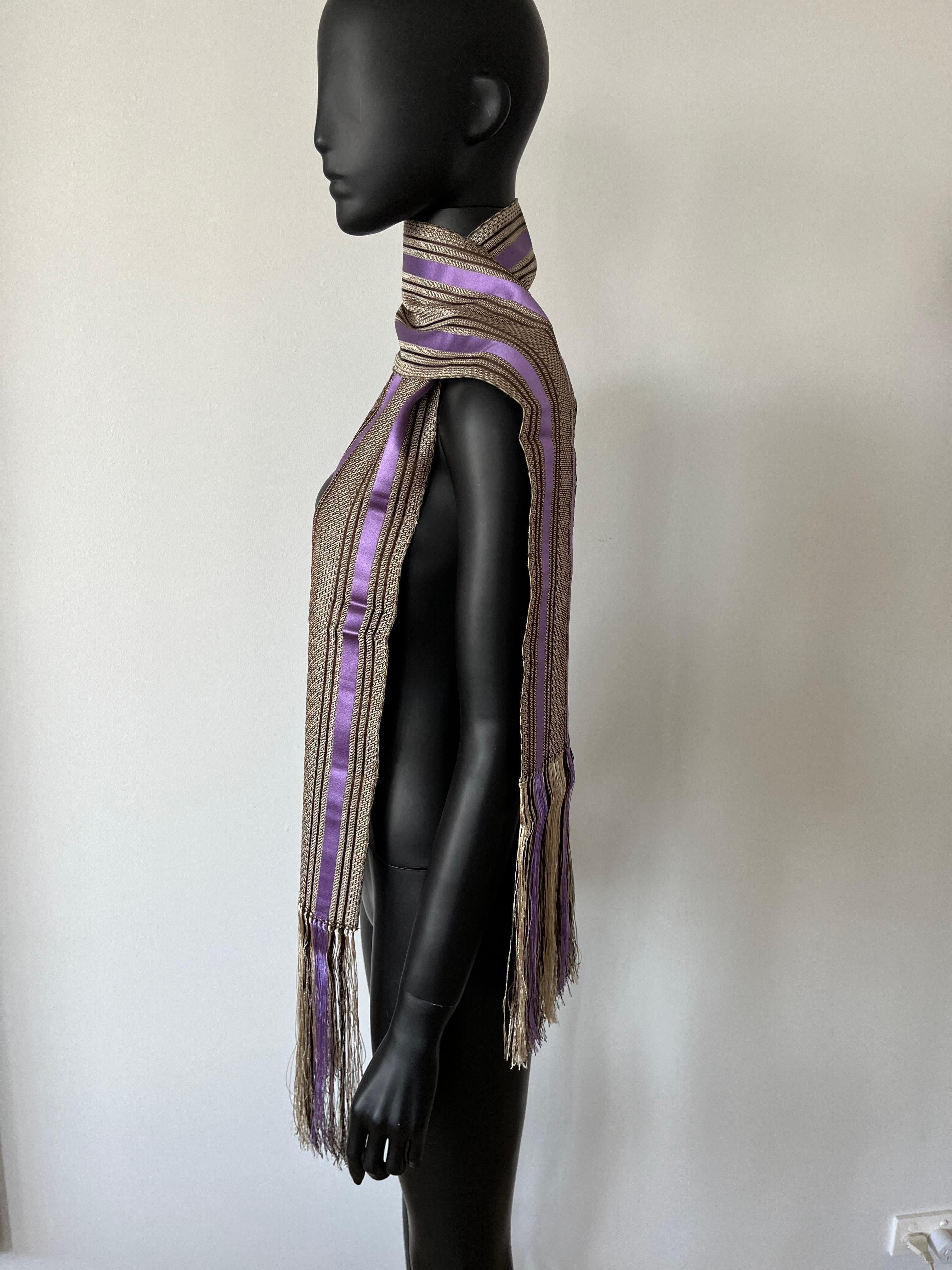 Außergewöhnlicher gestreifter Schal von Tom Ford für Gucci mit Quaste - Feuerschutz Neutral im Angebot 2