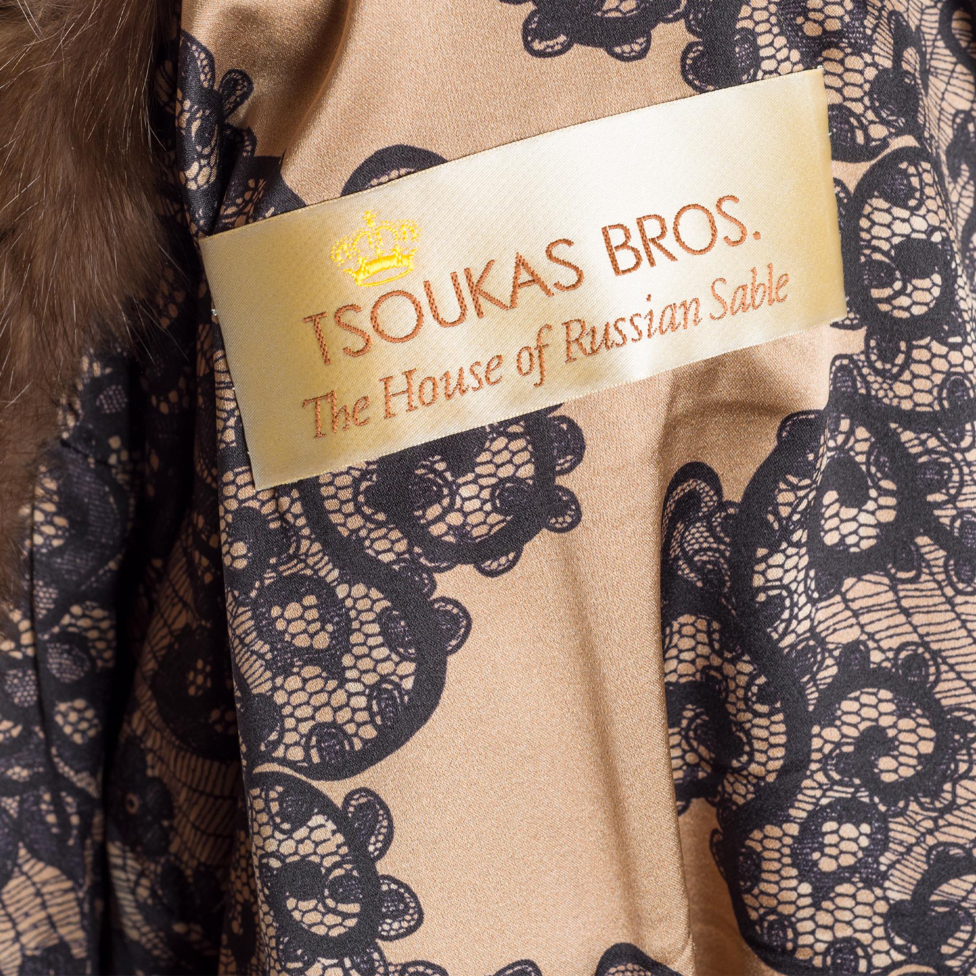 Incredibile cappotto Tsoukas Bros in Zibeline marrone (Sable), taglia 42 In condizioni ottime in vendita a Paris, IDF
