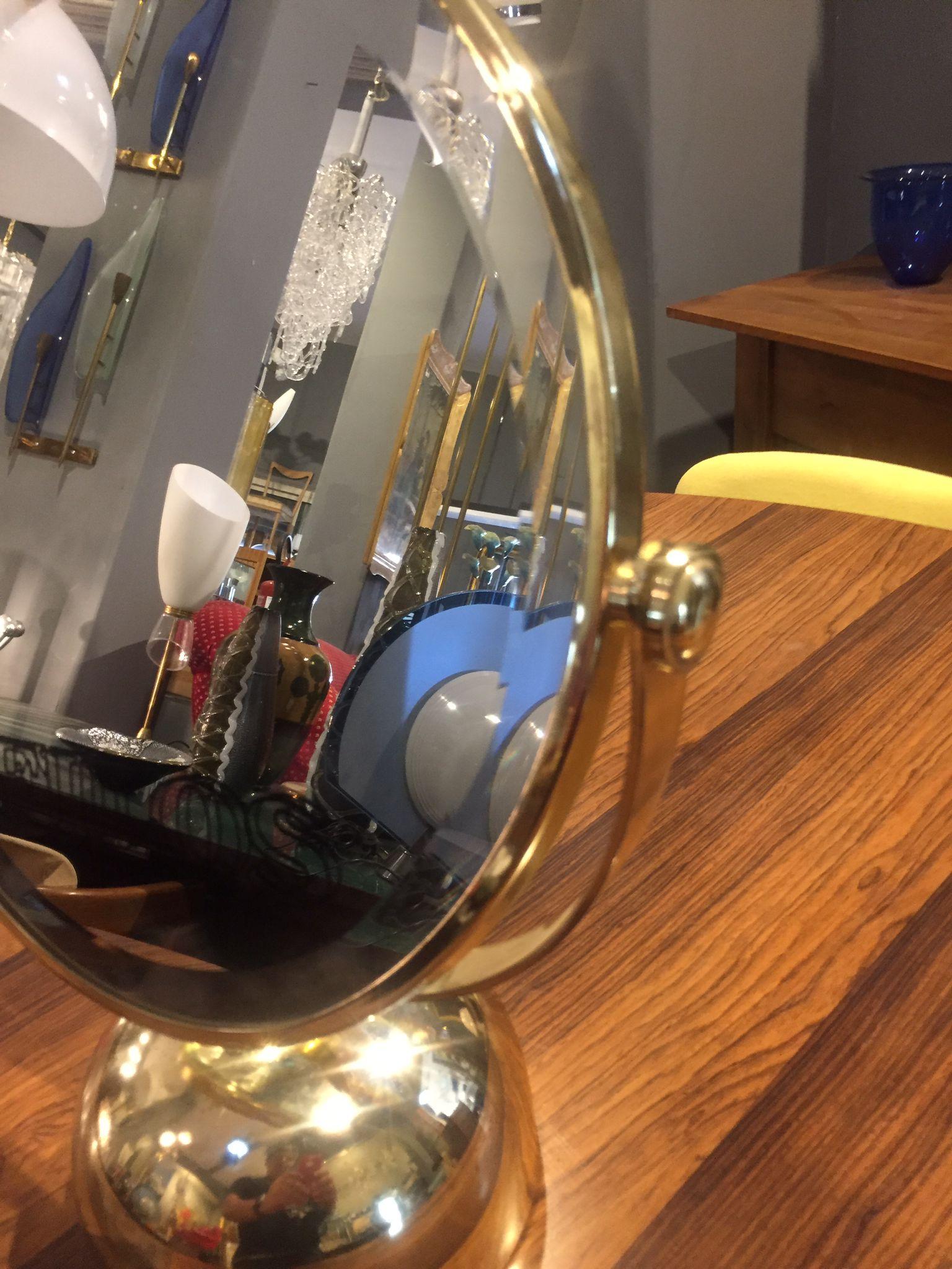 Verstellbarer doppelseitiger Tischspiegel aus vergoldetem Messing, Make-Up-Spiegel (Ende des 20. Jahrhunderts) im Angebot