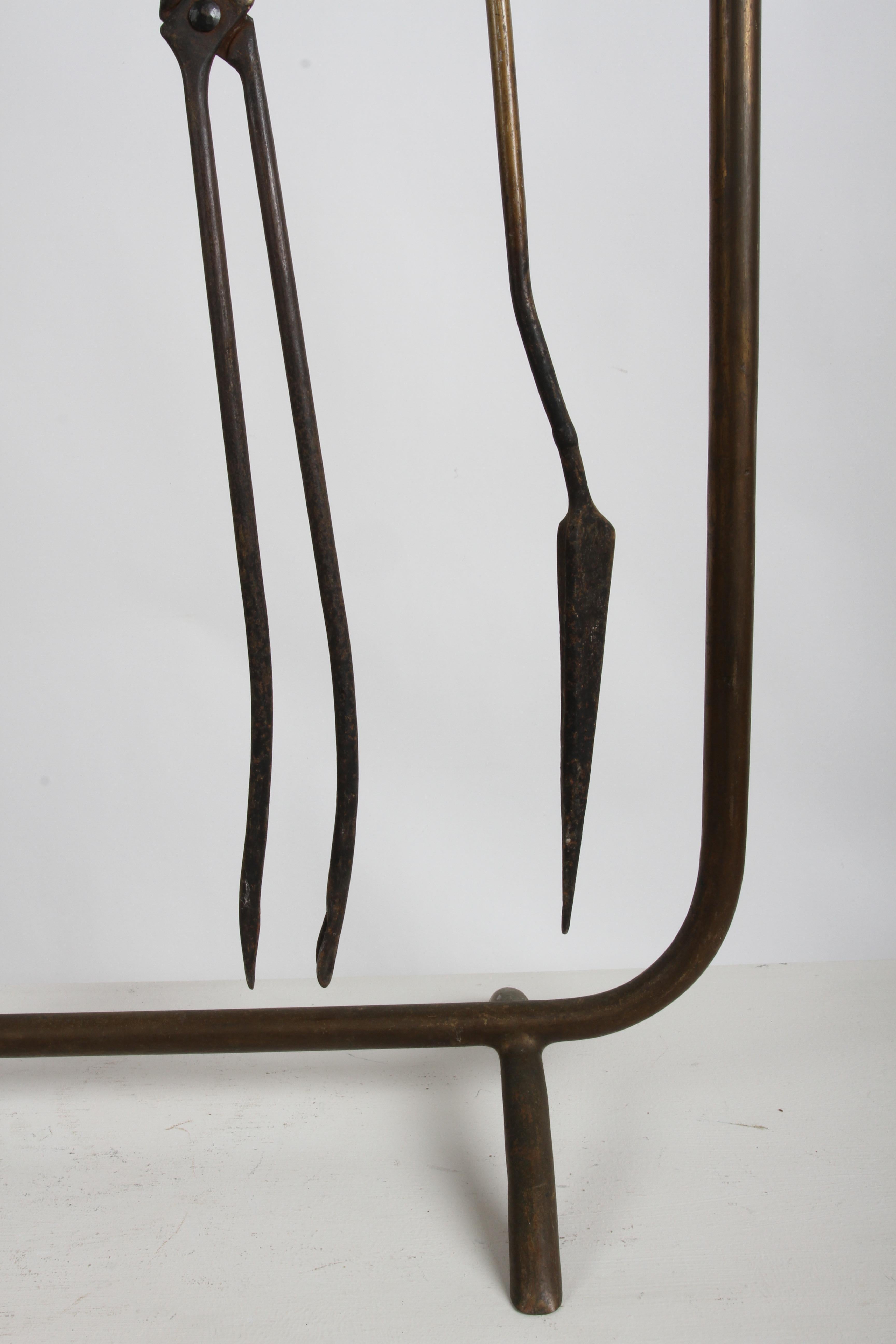 Amazing Unique Artisan Hand Wrought Italian Mid-Century Fireplace Tools & Stand en venta 8