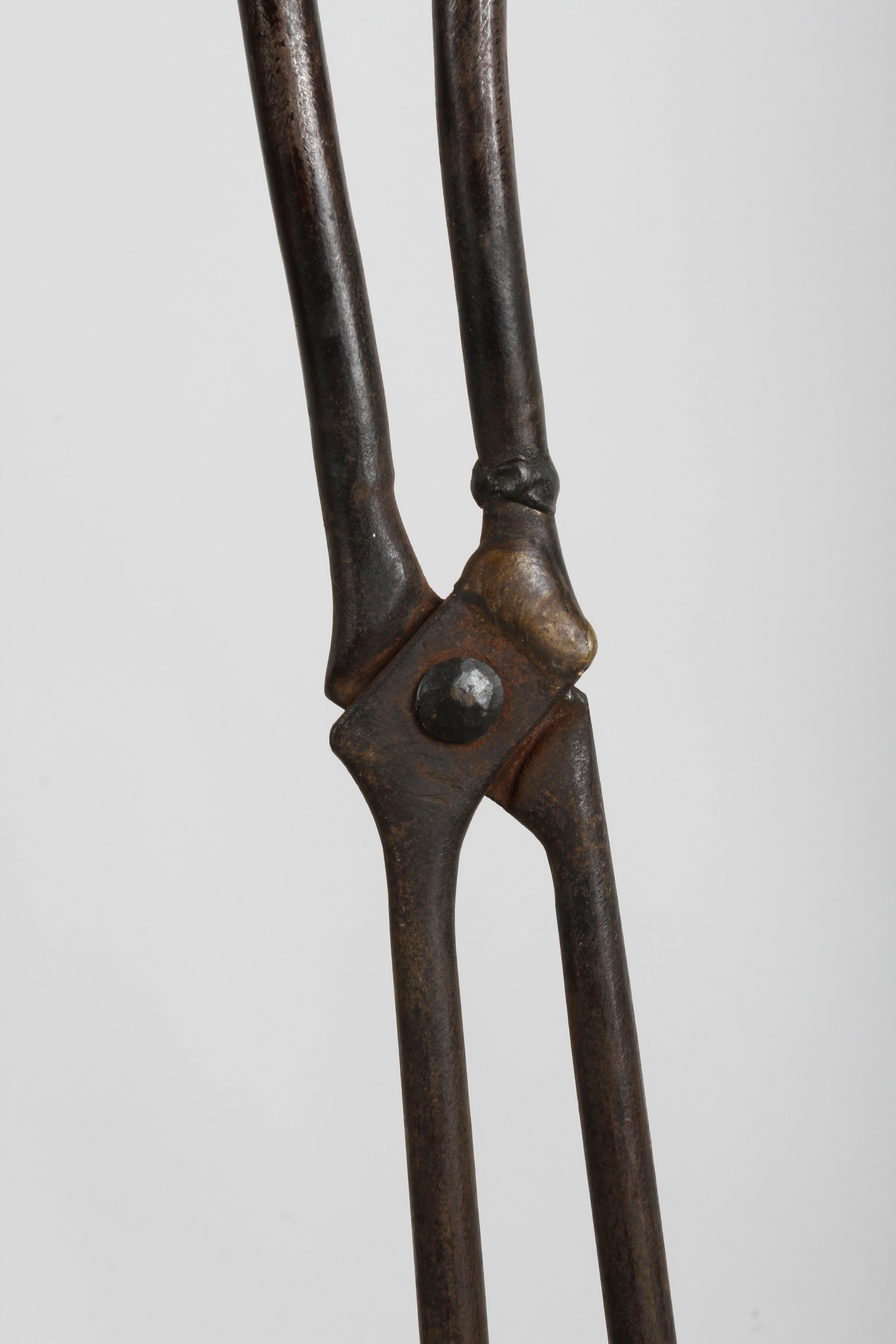 Amazing Unique Artisan Hand Wrought Italian Mid-Century Fireplace Tools & Stand en venta 9