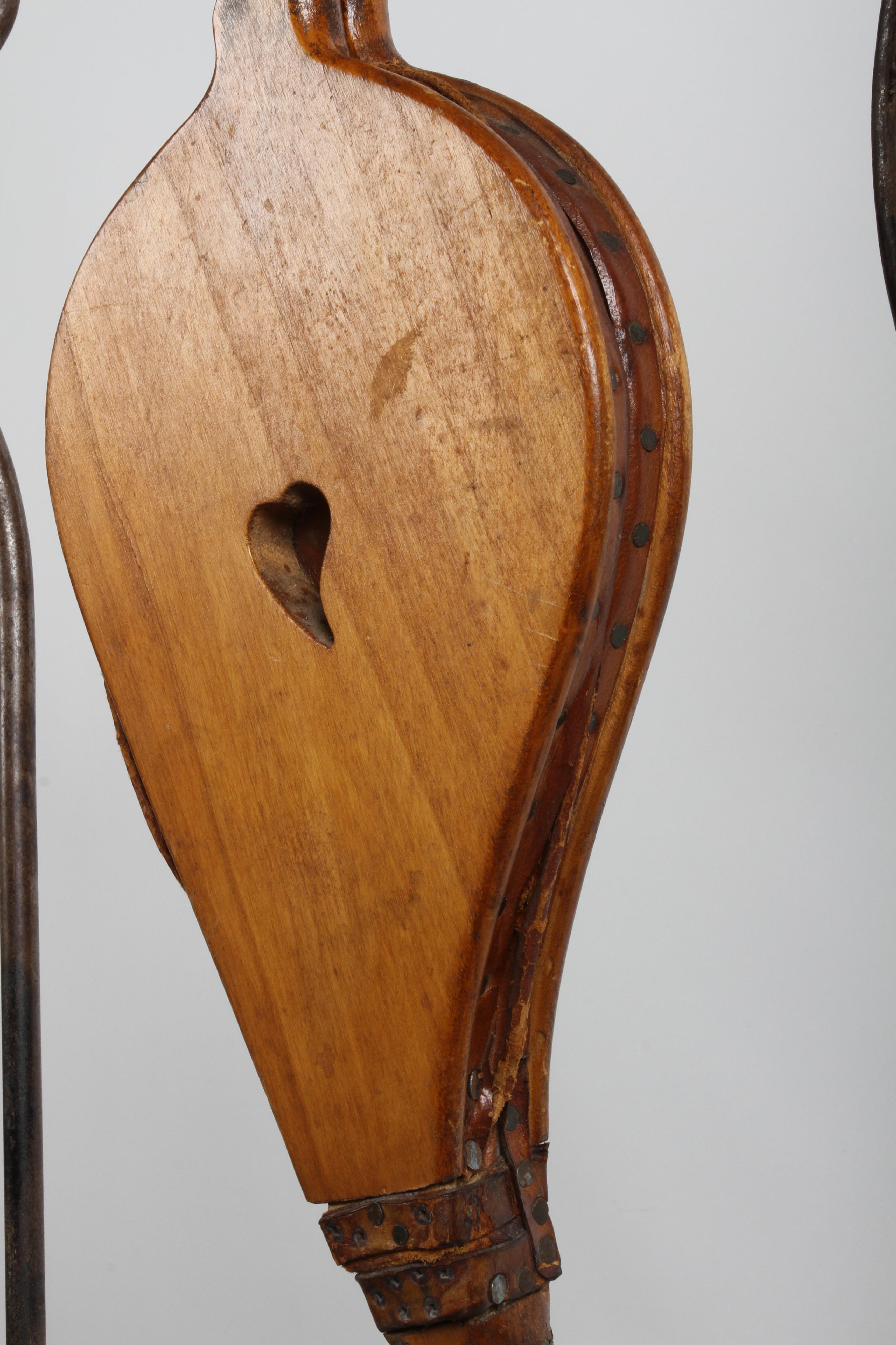 Amazing Unique Artisan Hand Wrought Italian Mid-Century Fireplace Tools & Stand mediados del siglo XX en venta