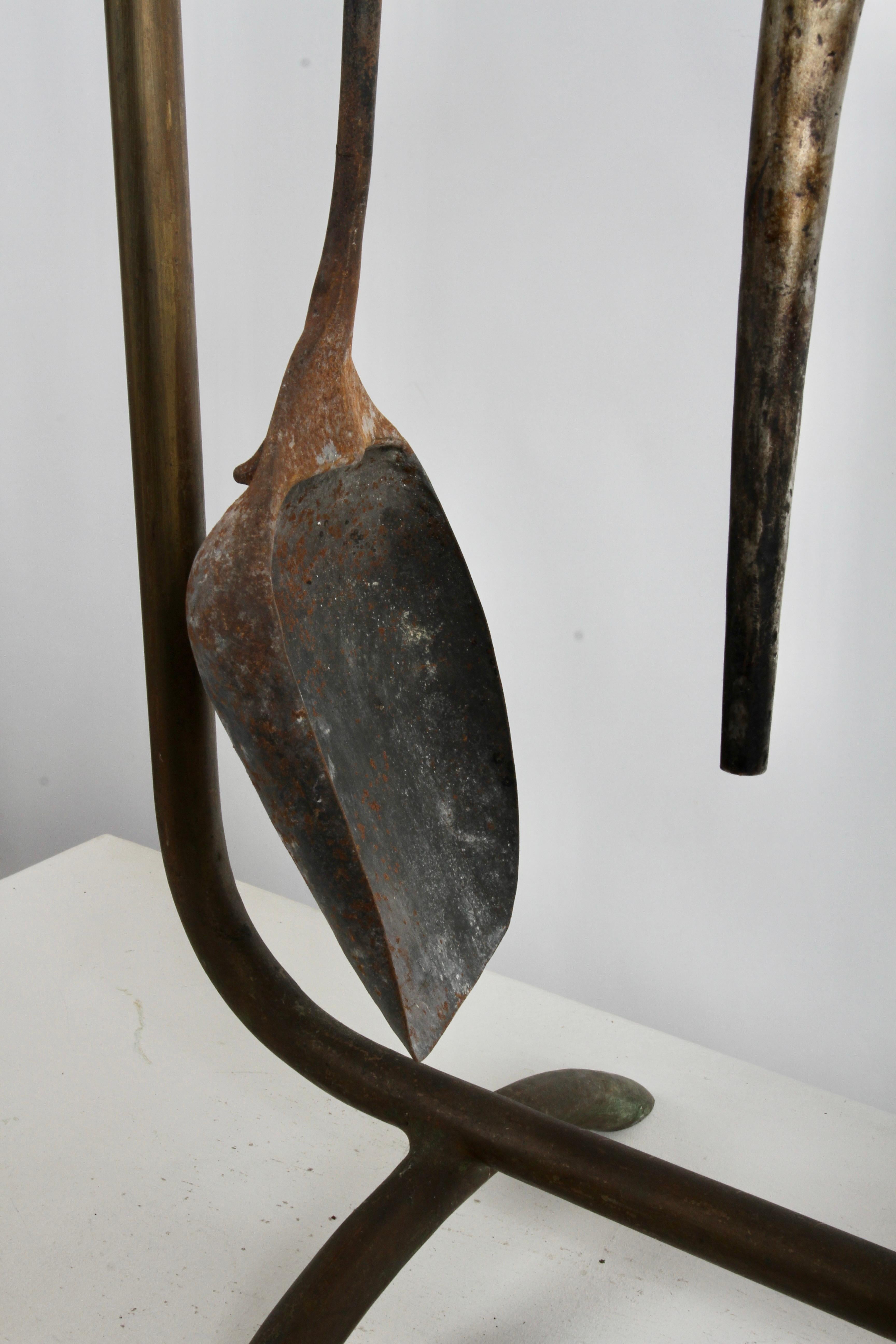 Amazing Unique Artisan Hand Wrought Italian Mid-Century Fireplace Tools & Stand en venta 1