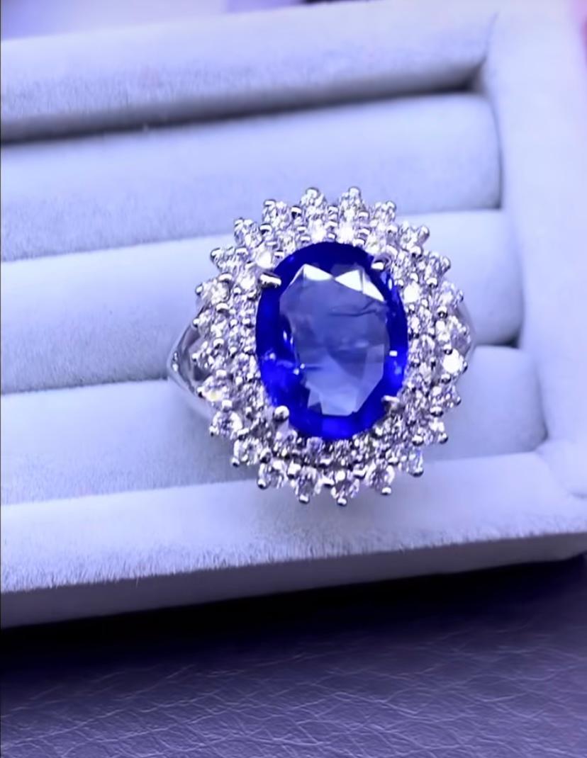AIG Certified Unheated  3.65 Carat Ceylon Sapphire 18K Gold Ring  For Sale 1