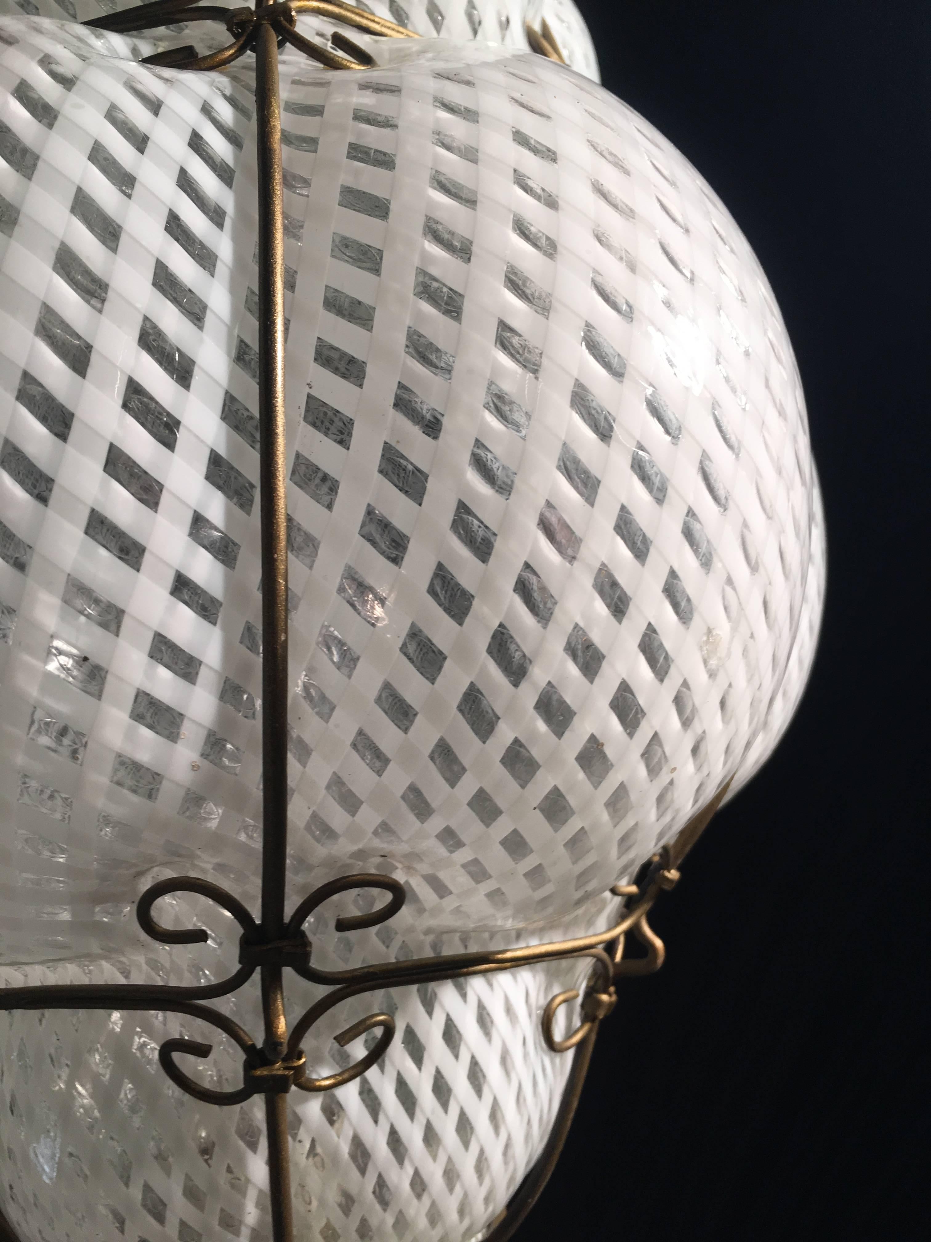 Amazing Venetian Lantern in Murano Reticello Glass, 1940s For Sale 3