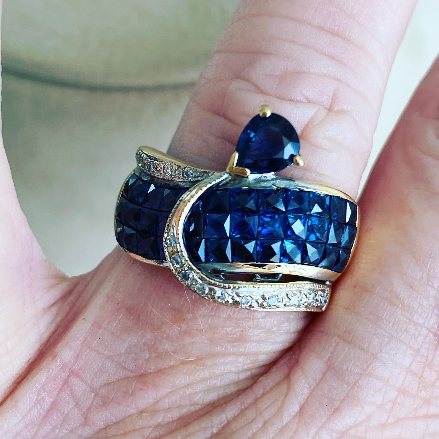 Amazing Vintage 18K Yellow Gold Diamond and Sapphire Invisible Set Ring. In Good Condition In San Francisco, CA