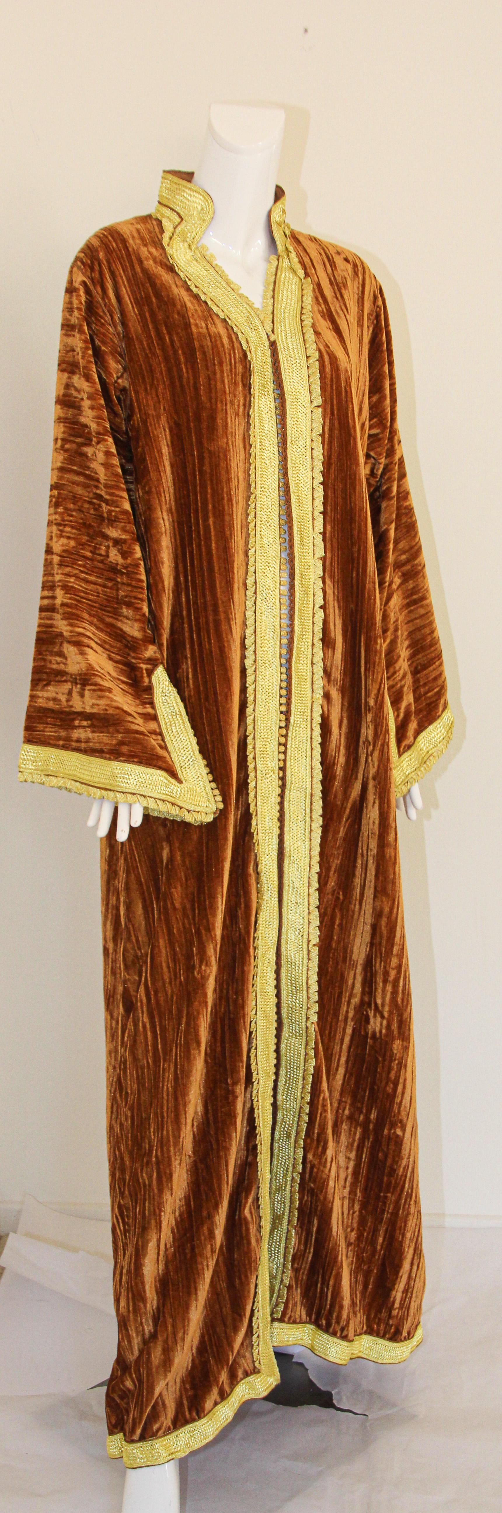 Women's or Men's Amazing Vintage Caftan, Caramel Velvet and Gold Embroidered, ca. 1960s For Sale