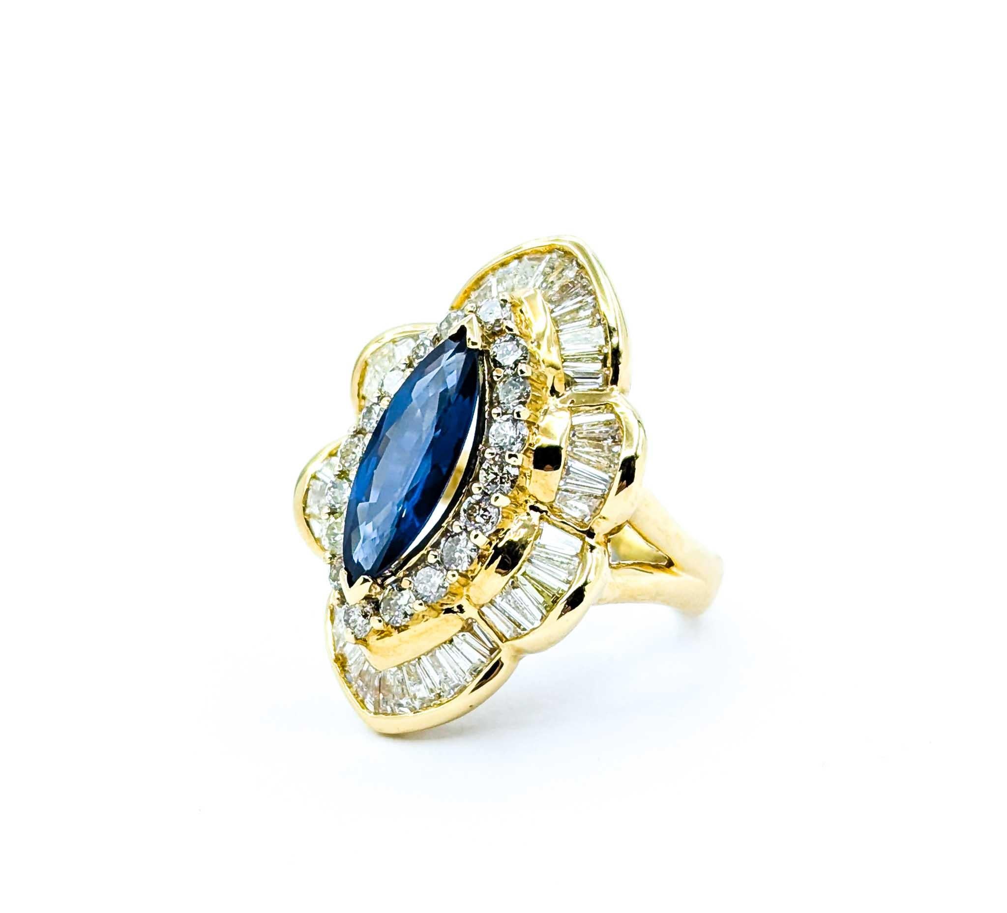 Amazing Vintage GIA 2.16ct Sapphire & Baguette Diamond halo Ring For Sale 5