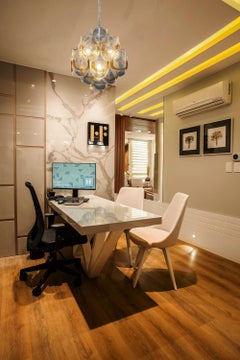 Amazing Vintage Italian Murano Chandelier - 36 Amber Shells