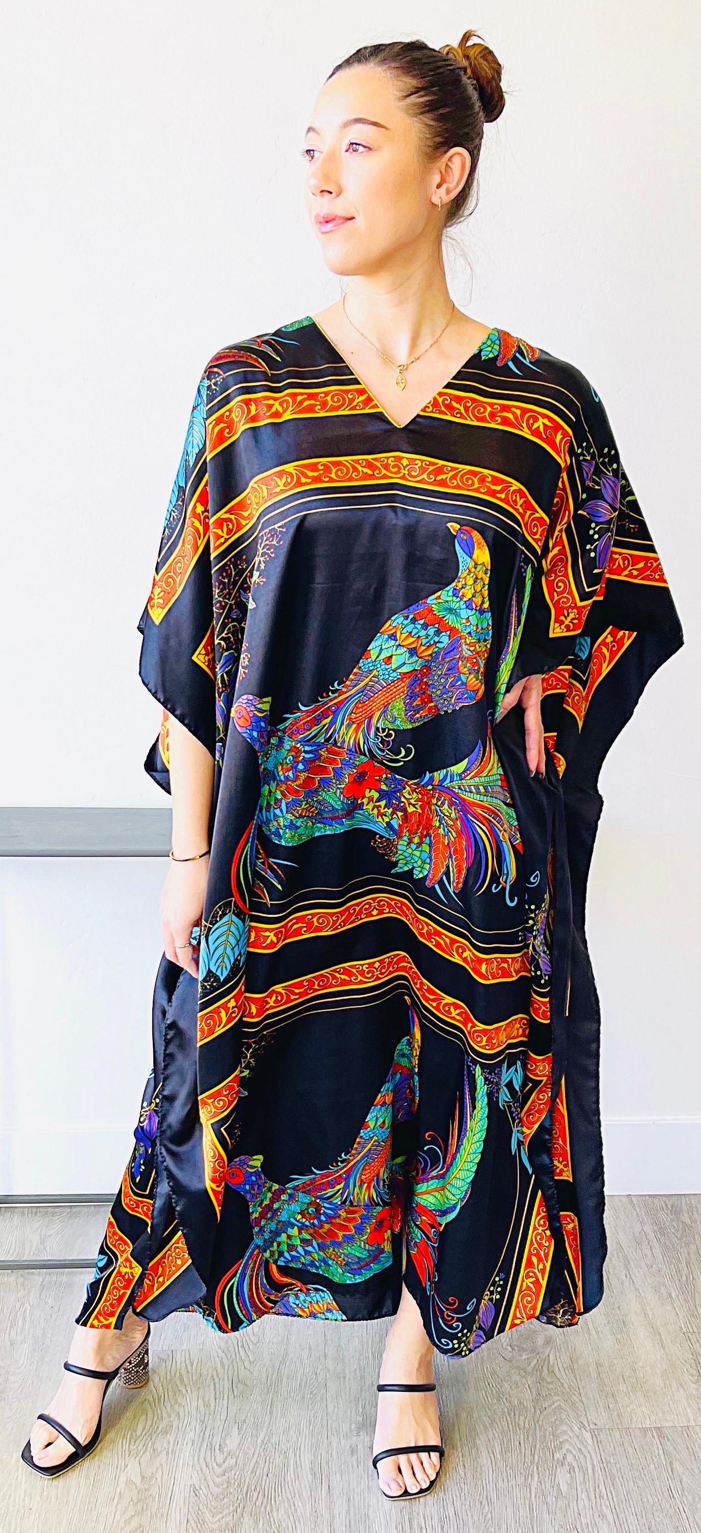 Amazing Vintage Pheasant Bird Novelty Print Caftan Maxi Dress Colorful Kaftan In Excellent Condition For Sale In San Diego, CA