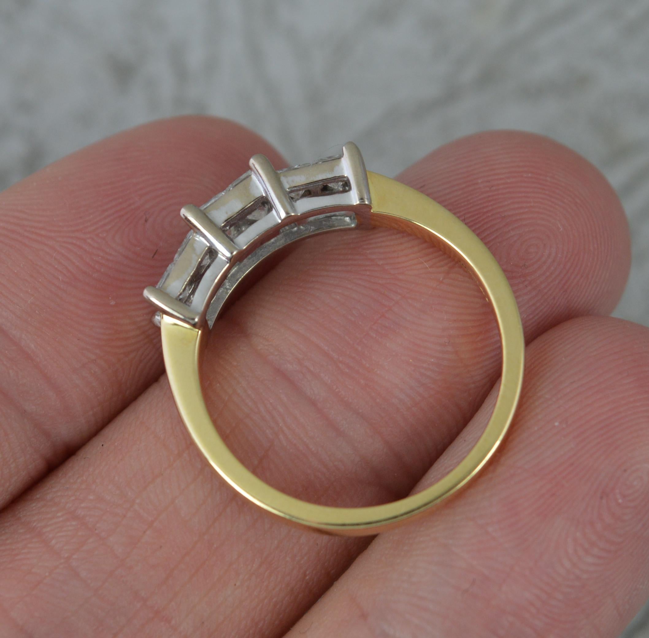 Dreifacher Cluster-Ring, VS 1,00 Karat Diamant und 18 Karat Gelbgold (Carréschliff) im Angebot