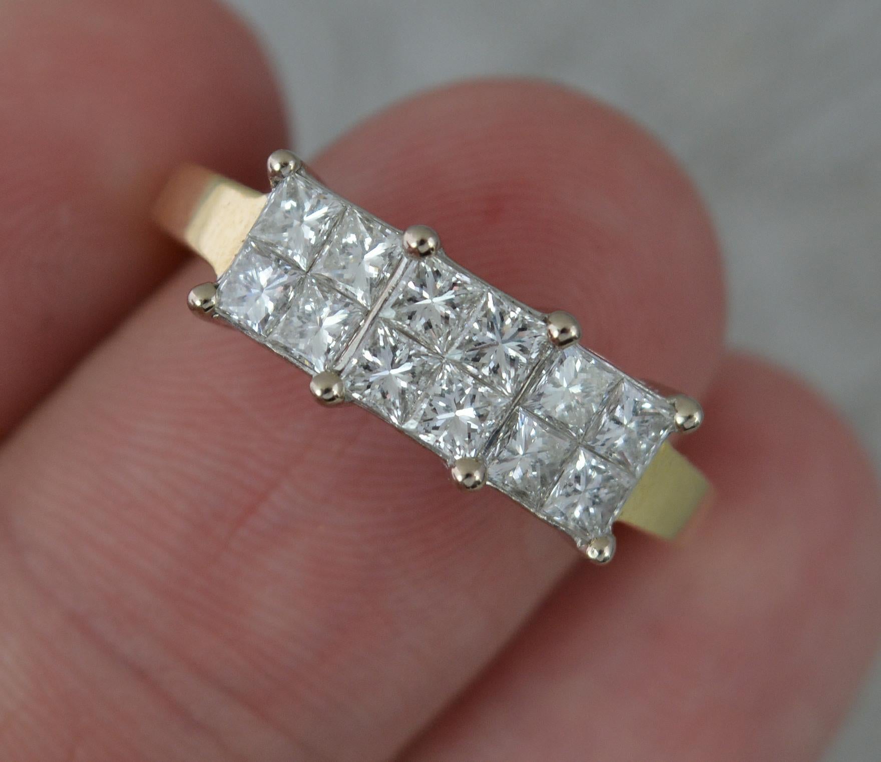 Women's Amazing VS 1.00ct Diamond and 18ct Yellow Gold Triple Cluster Ring For Sale
