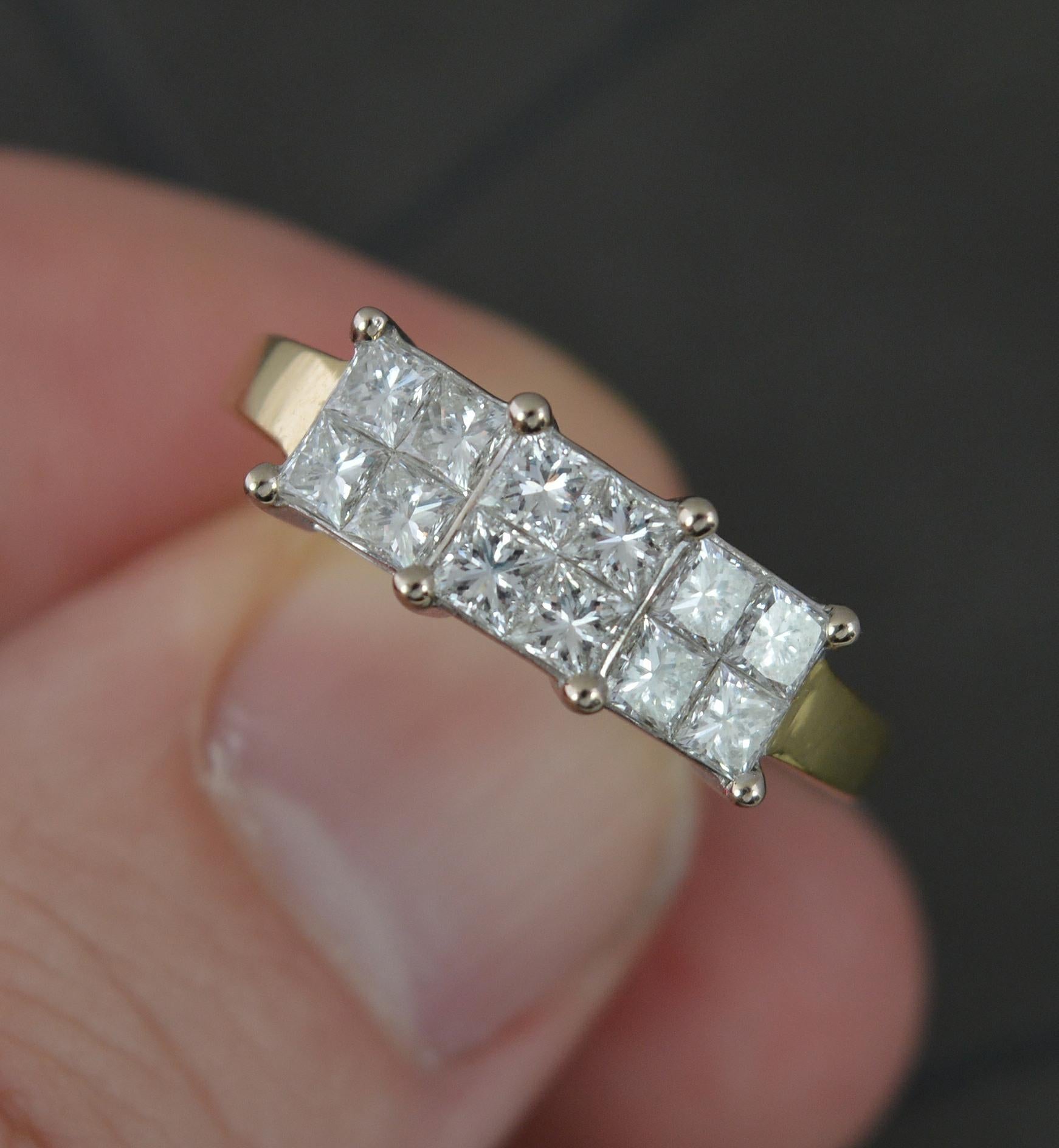 Amazing VS 1.00ct Diamond and 18ct Yellow Gold Triple Cluster Ring For Sale 2