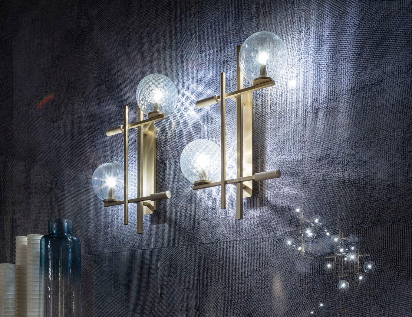 Erstaunlich Wandleuchter Lampe Champagner Finish Murano Kugeln Ledereinsatz im Zustand „Neu“ im Angebot in London, GB