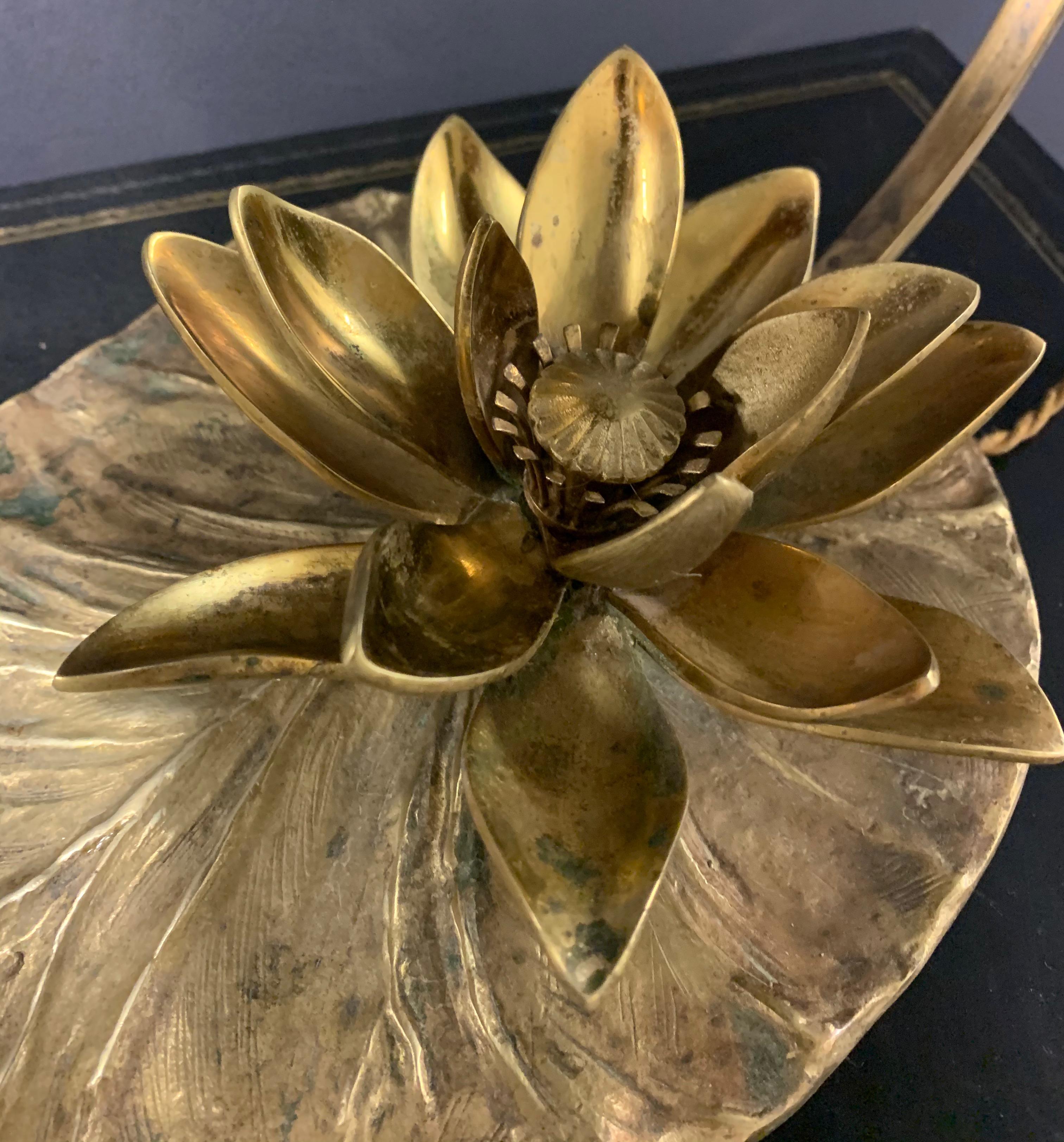 Amazing Water Lily / Nenuphar Table Lamp with Crazy Patina For Sale 5