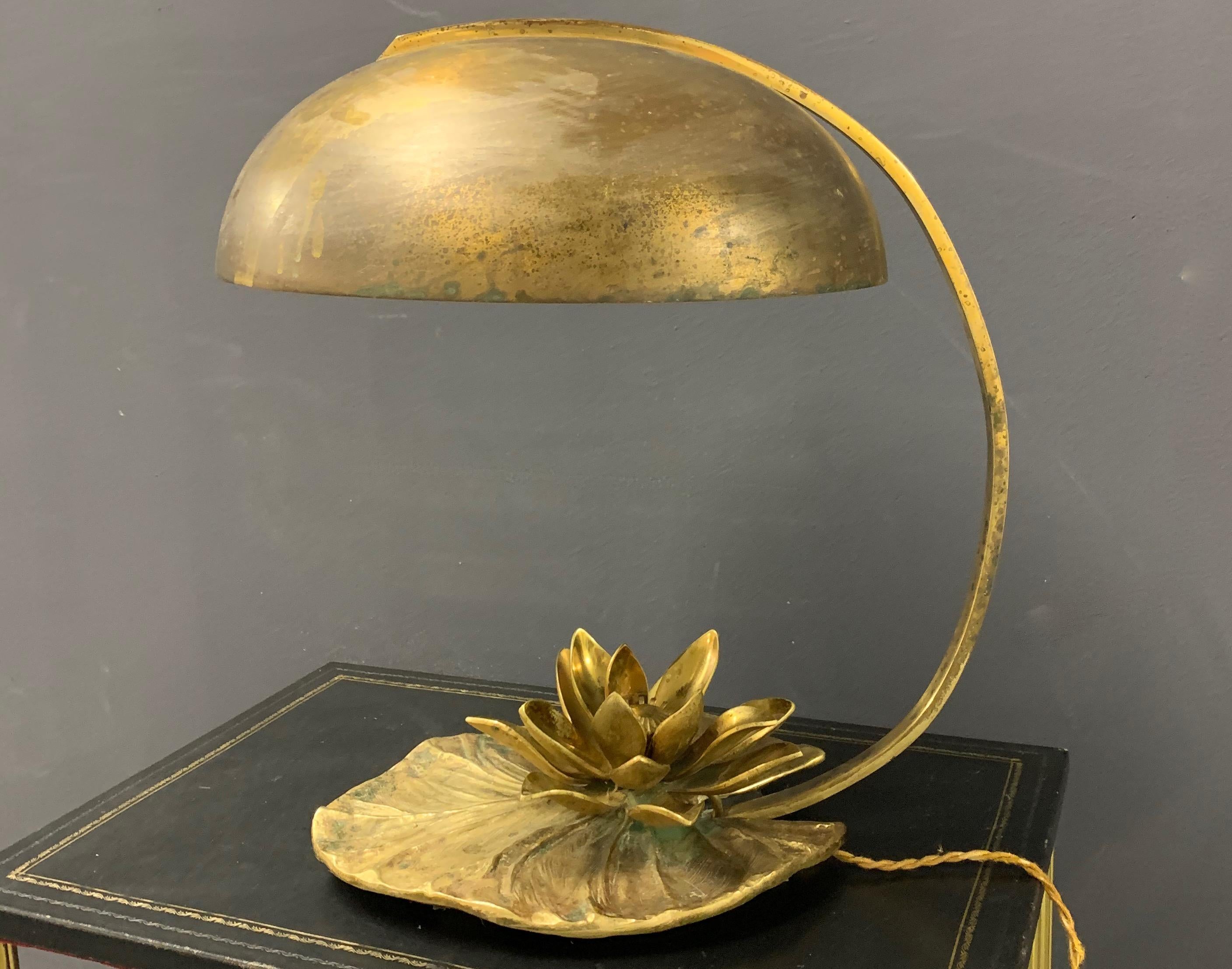 Amazing Water Lily / Nenuphar Table Lamp with Crazy Patina For Sale 8