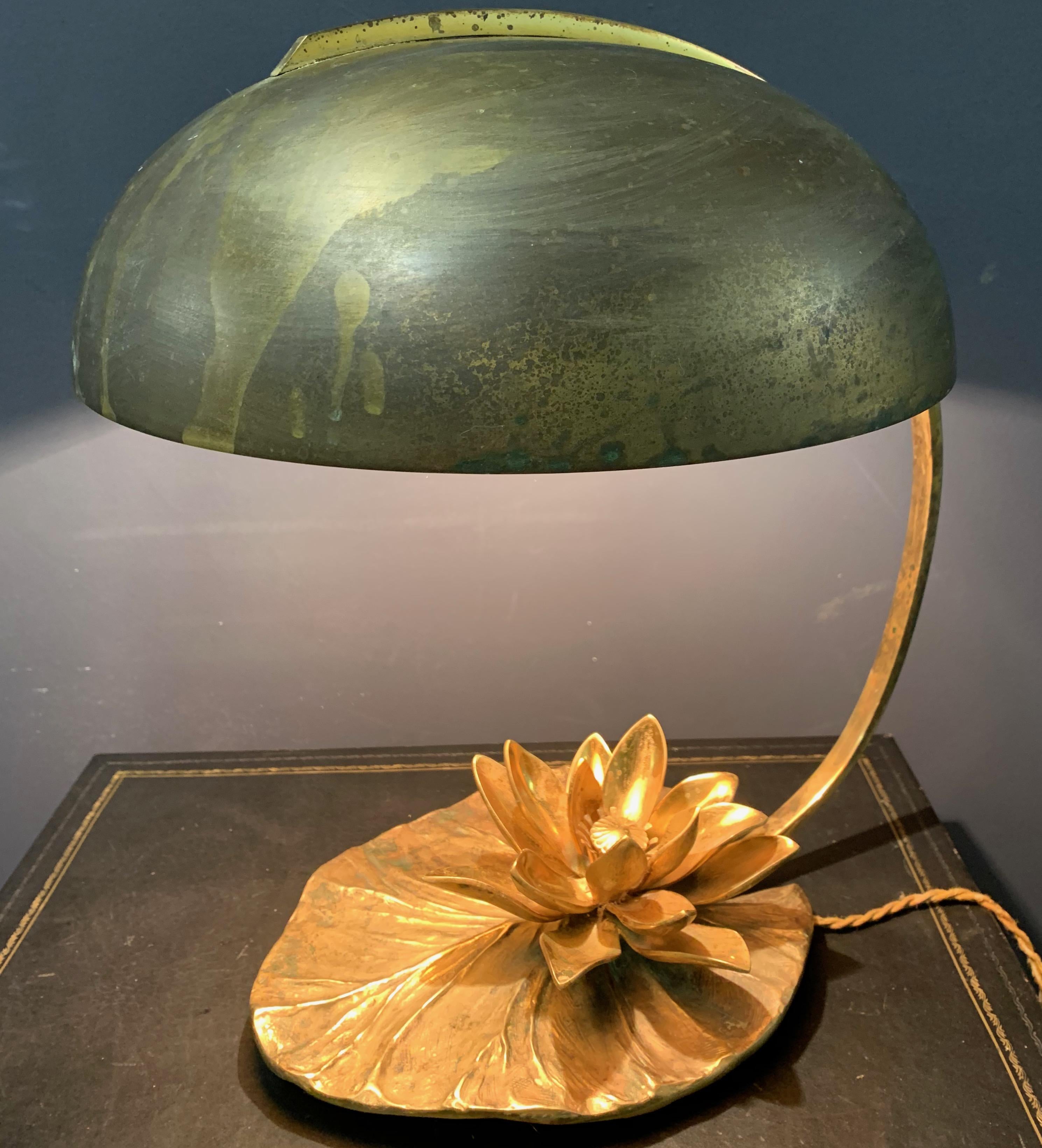 Amazing Water Lily / Nenuphar Table Lamp with Crazy Patina For Sale 10