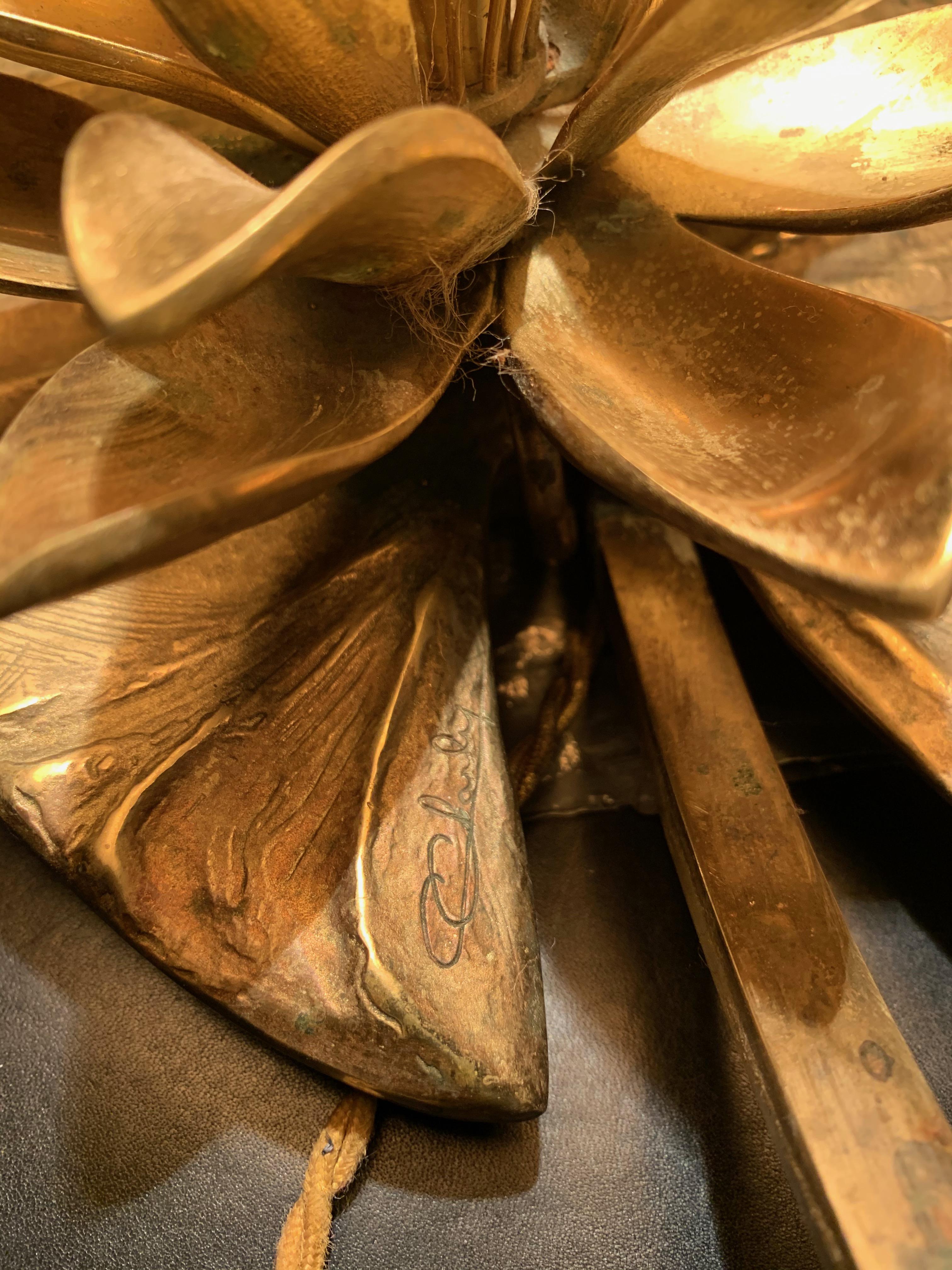 Außergewöhnliche Wasserlilie / Nenuphar Tischlampe mit verrückter Patina (Bronze) im Angebot