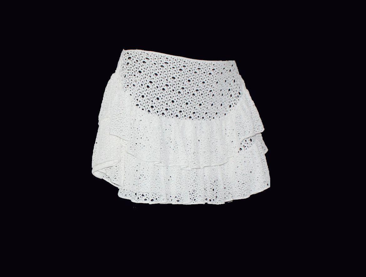 Gris CHANEL Chemisier à épaules dénudées en maille crochetée blanche style Carmen style coquelicot, vu sur le dessus en vente