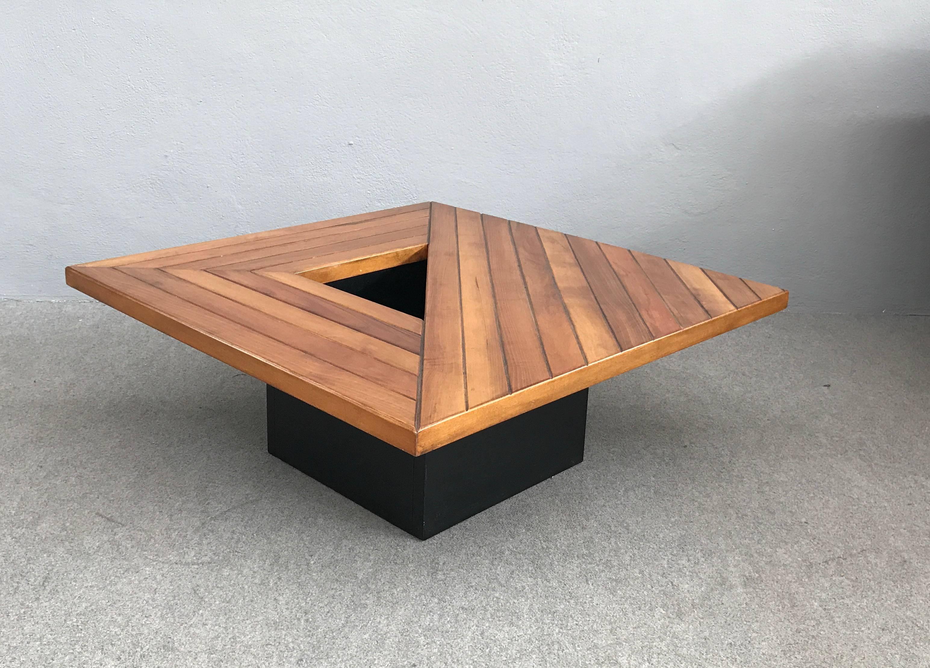 Late 20th Century Amazing Wood Coffee Table Attributed to Cassina