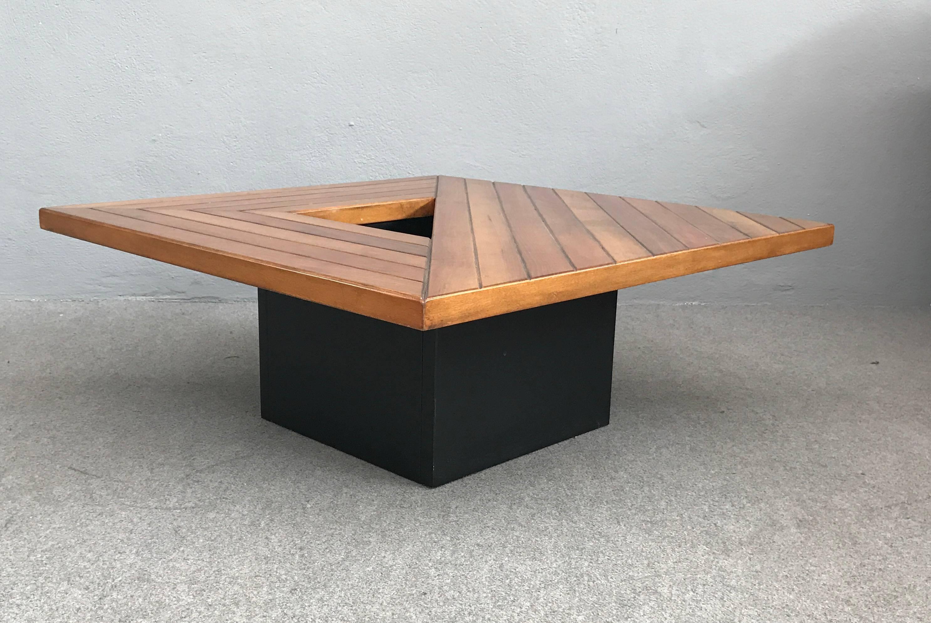 Amazing Wood Coffee Table Attributed to Cassina 1