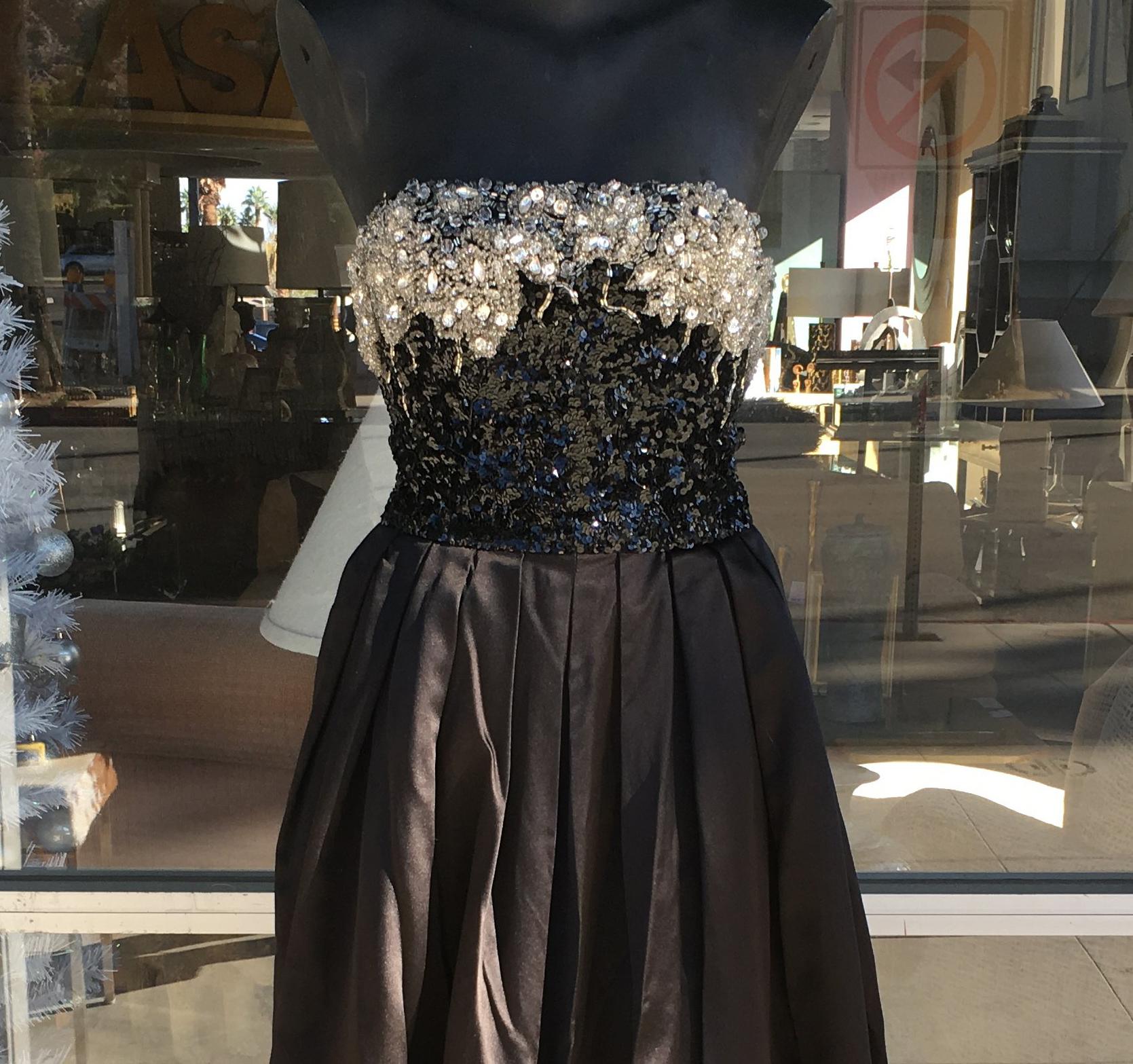 Amazingly Chic Oscar De La Renta Beaded Gown for Bergdof Goodman 4