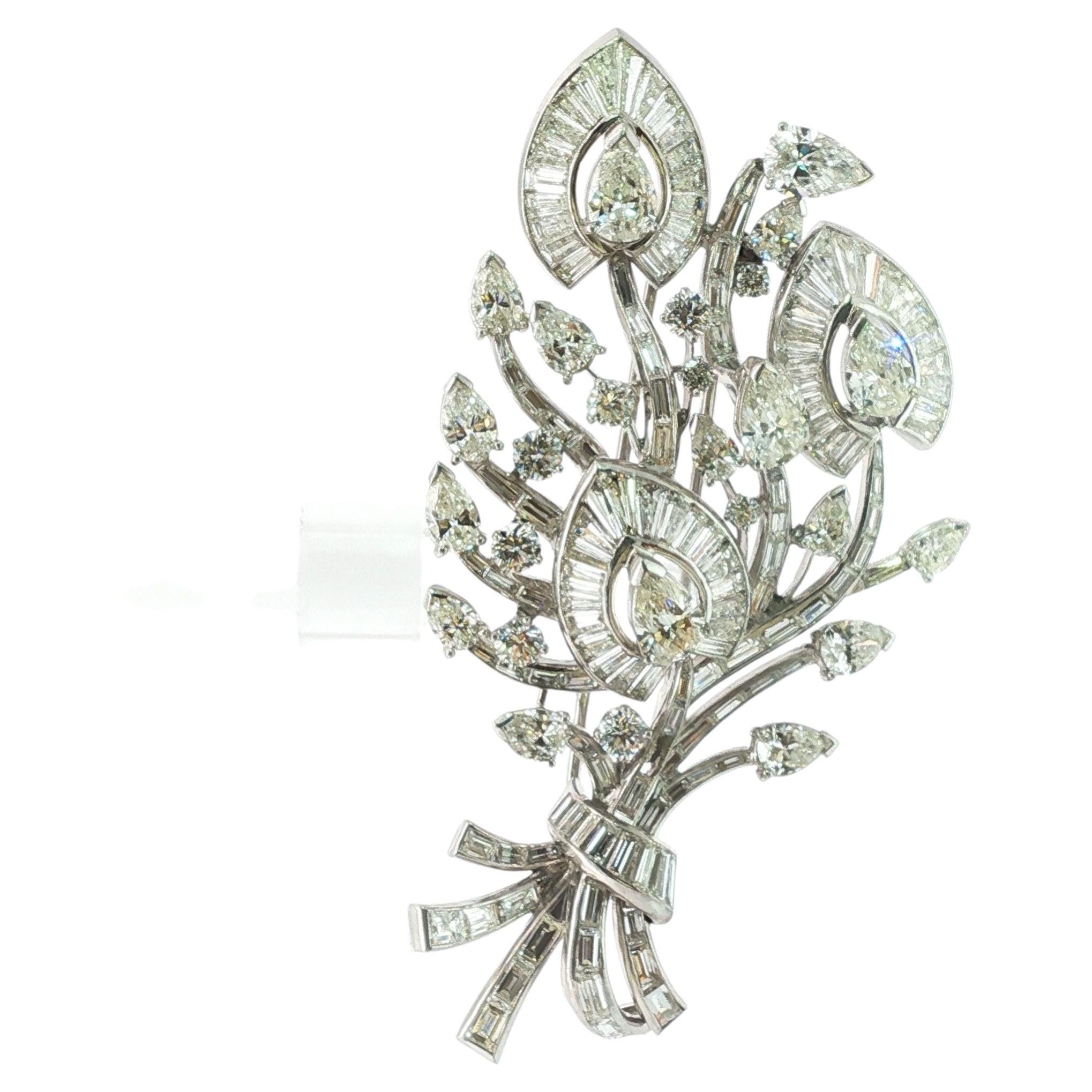 Vintage-Brosche aus 14-karätigem Weißgold mit Diamanten in Blumenform, 23,20 ct