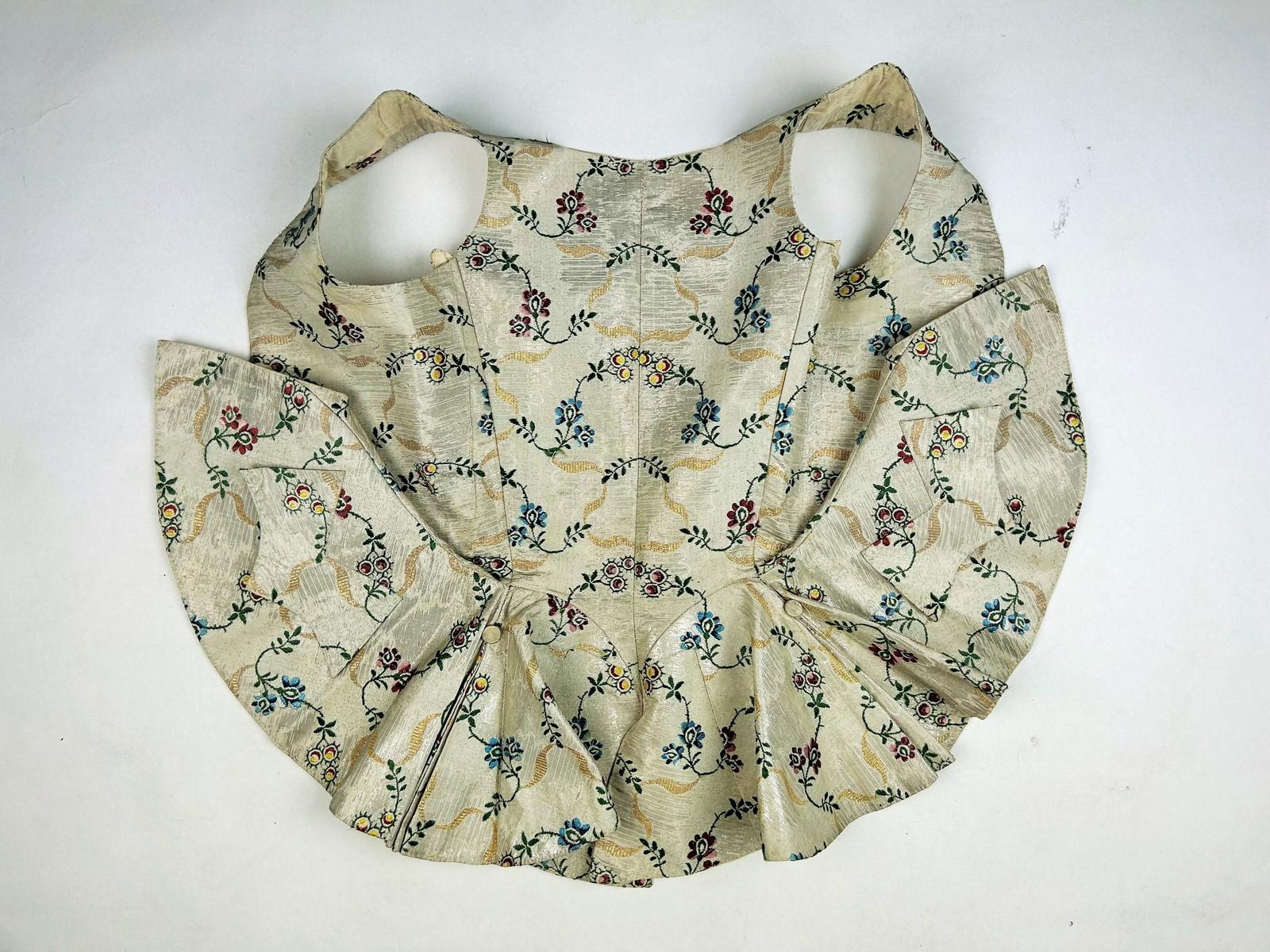 Amazone Mieder in Silber und Gold Lamé Stoff - England oder Europa CIRCA 1750-1760 im Angebot 9