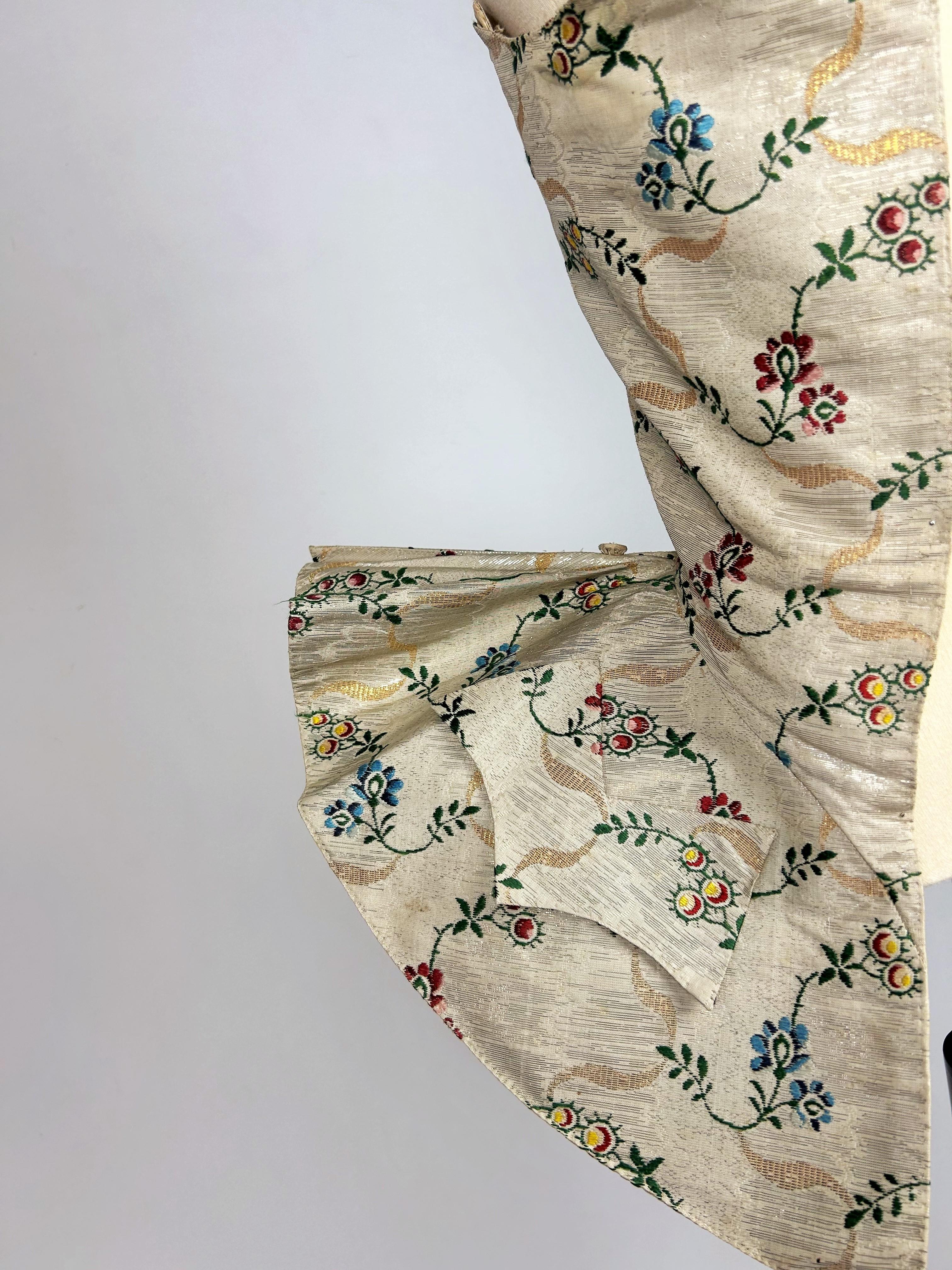 Corsage d'amazone en tissu lamé argent et or - Angleterre ou Europe Circa 1750-1760 en vente 4