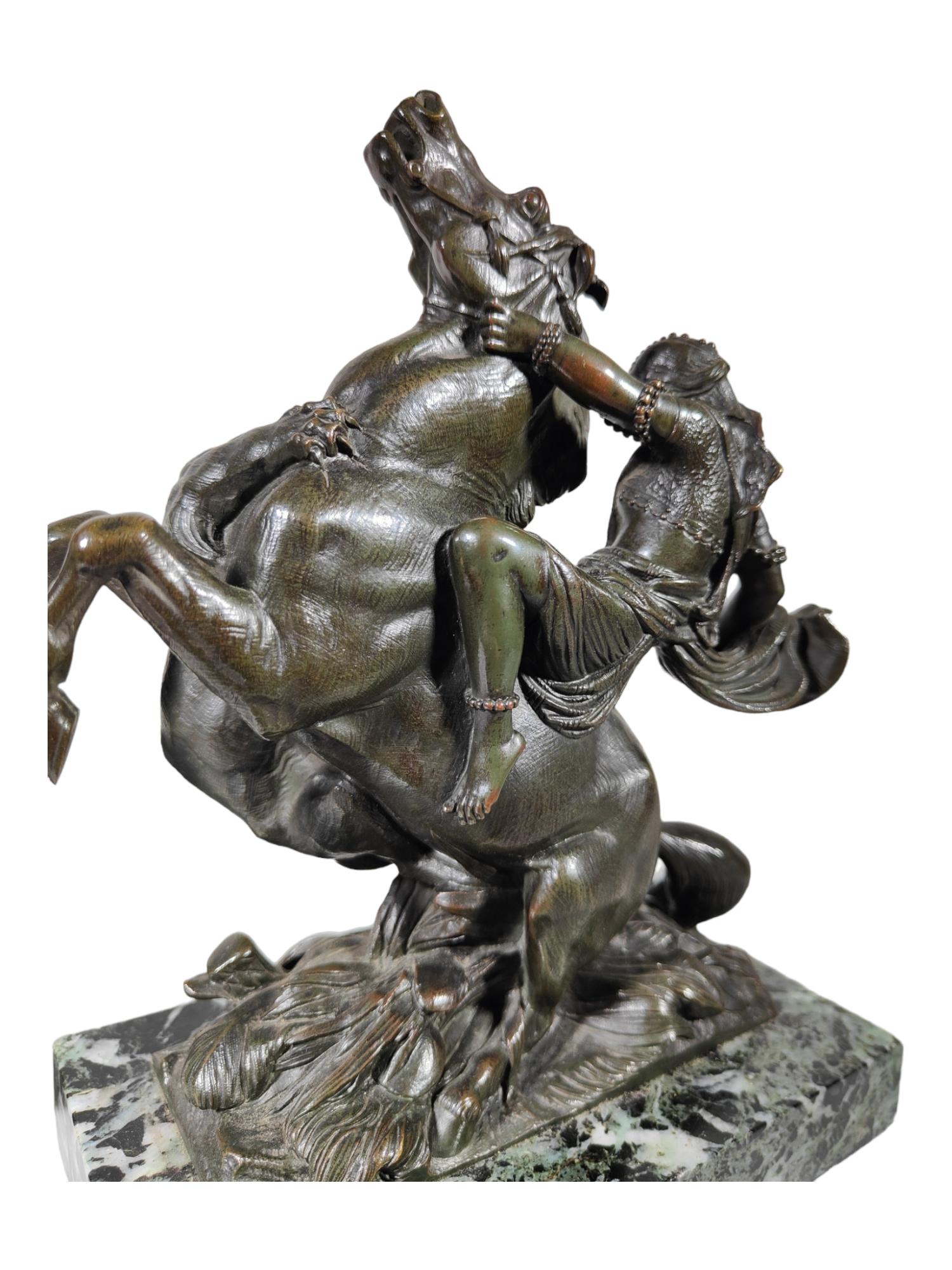 Amazone à cheval attaqué par un tigre August-Karl-Edouard Baiser Statue en bronze G en vente 5