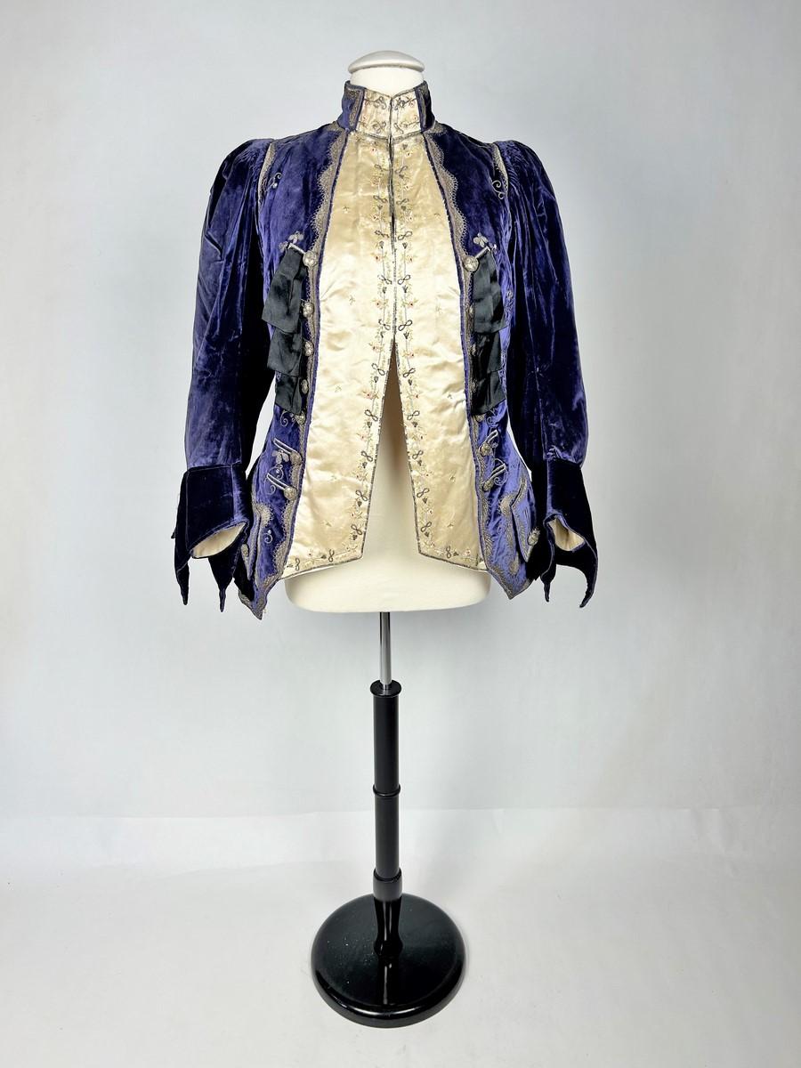  Costume Amazone ou Fancy de la Maison Beer dans le style du 18e siècle - Paris C.1905 Unisexe 
