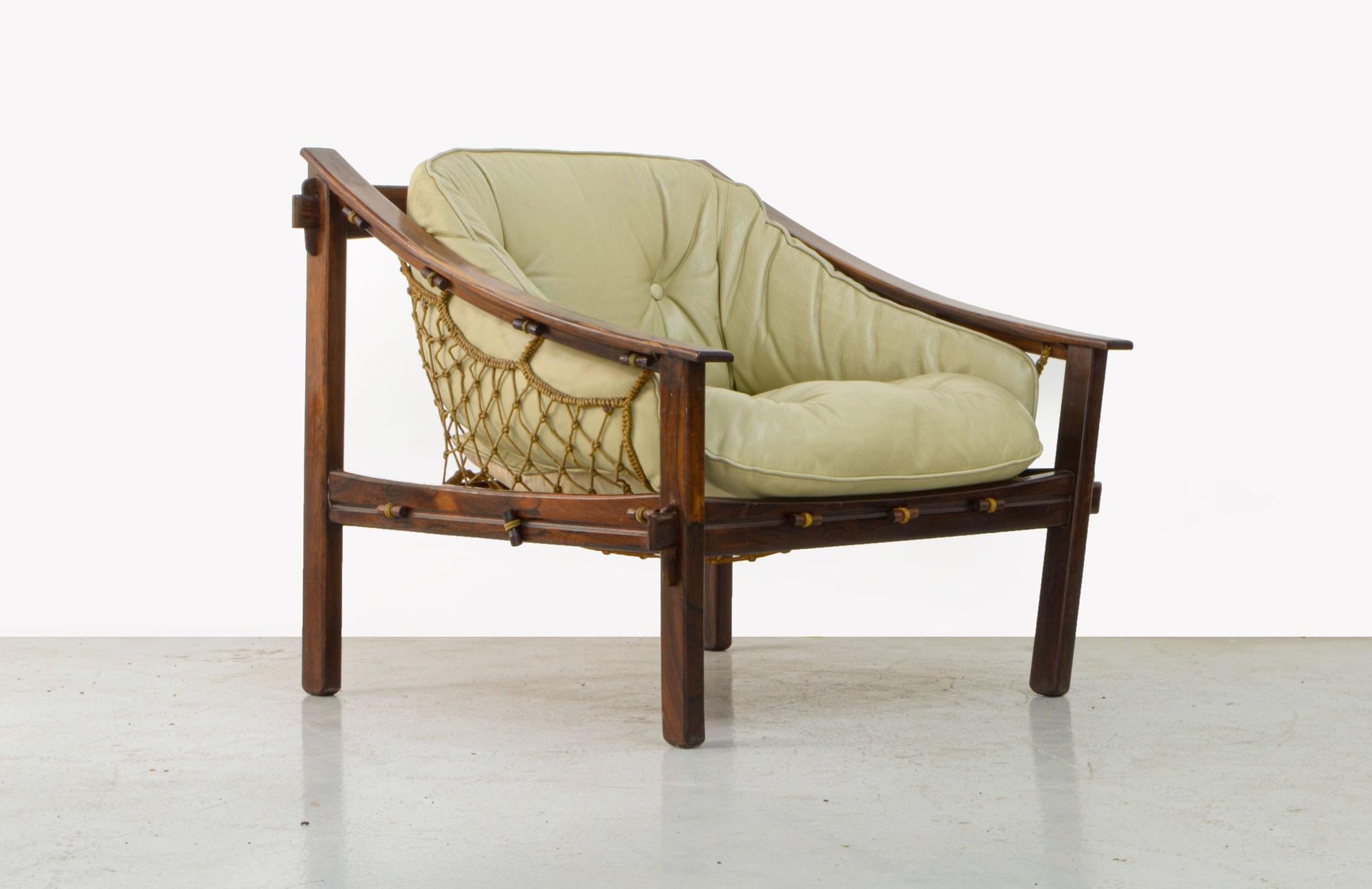 20th Century Amazonas Lounge Chair, Solid Jacaranda Rosewood, Brazilian Midcentury