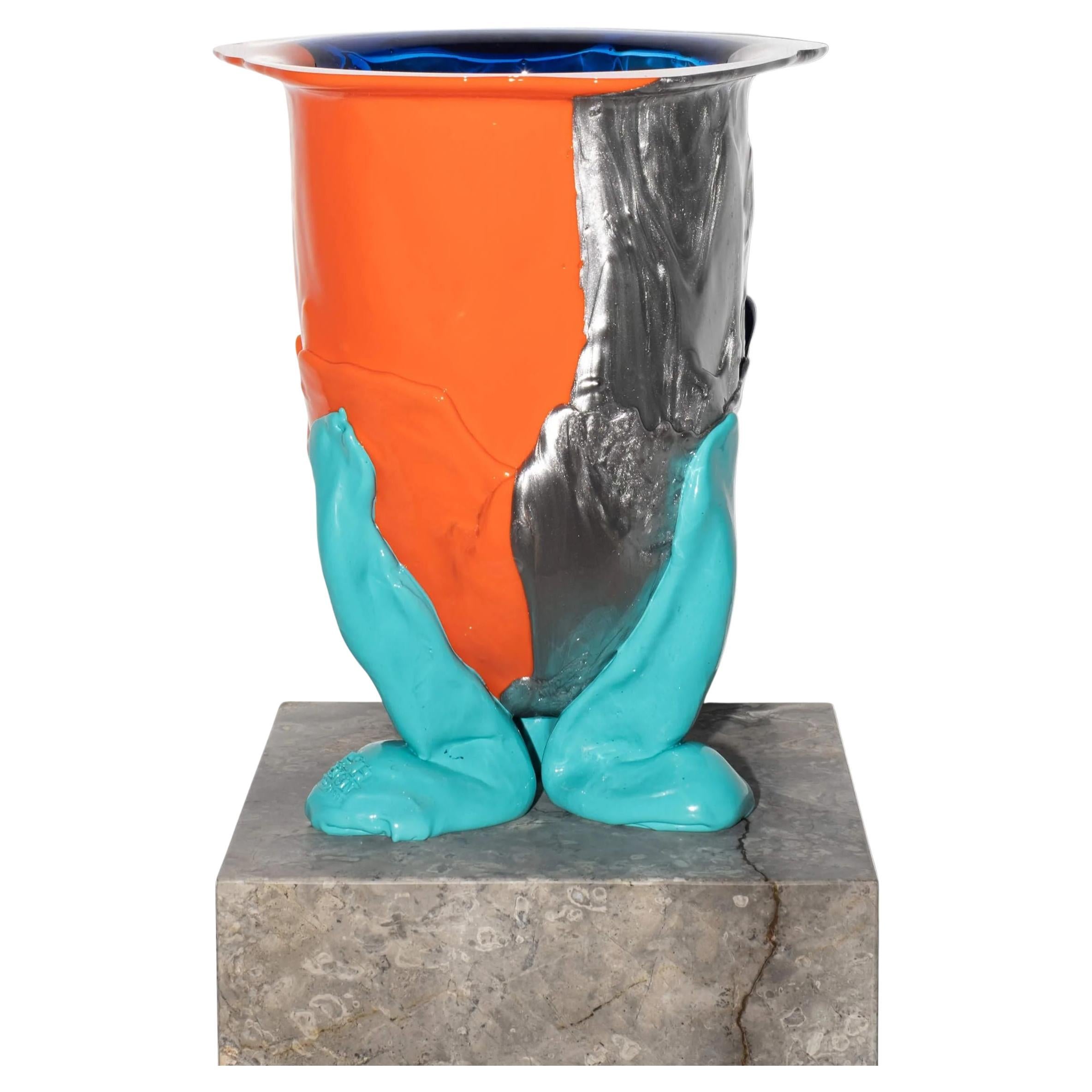 Amazonia-Vase (groß), Silber und mattes Orange, Türkis-Füße von Gaetano Pesce im Angebot