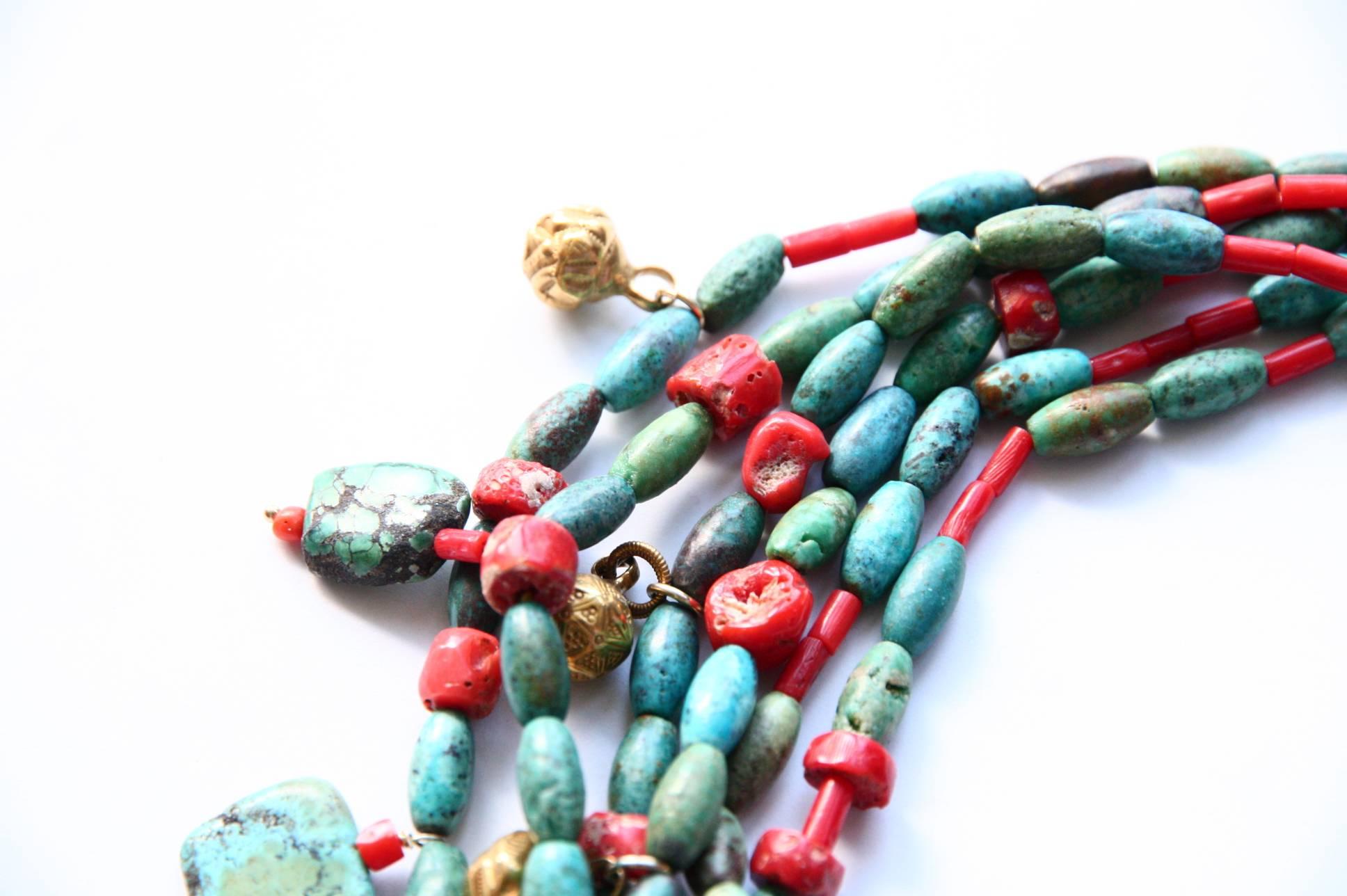Very nice Multi tread necklace with antiques amazonite Italian red coral Chinese antiques turquoise stone, Little gold buddha bell.
Total length 48cm adjustable.
Gold 18kt gr. 19,00.
All Giulia Colussi jewelry is new and has never been previously