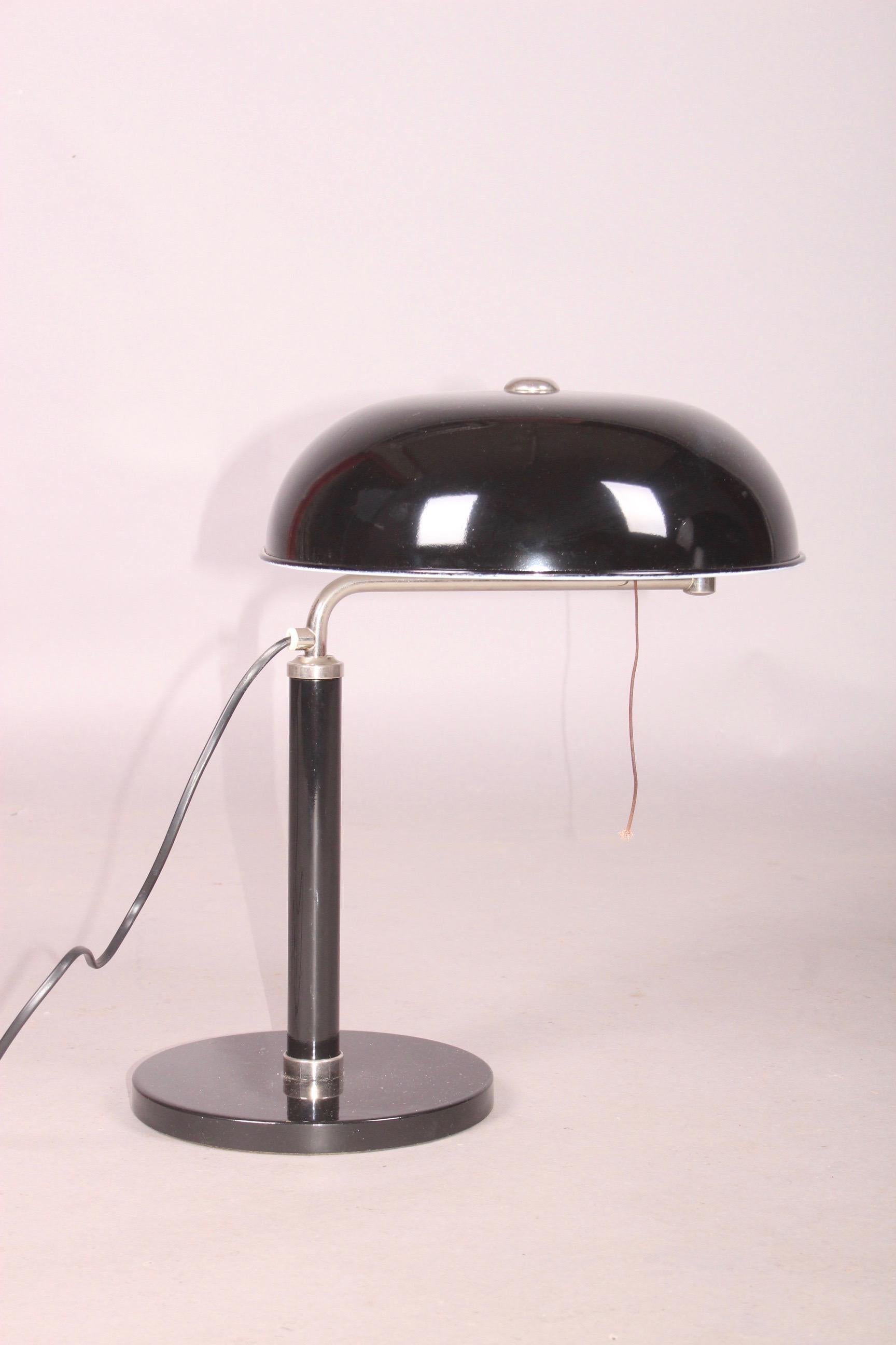 Metal Amba Desk Lamp