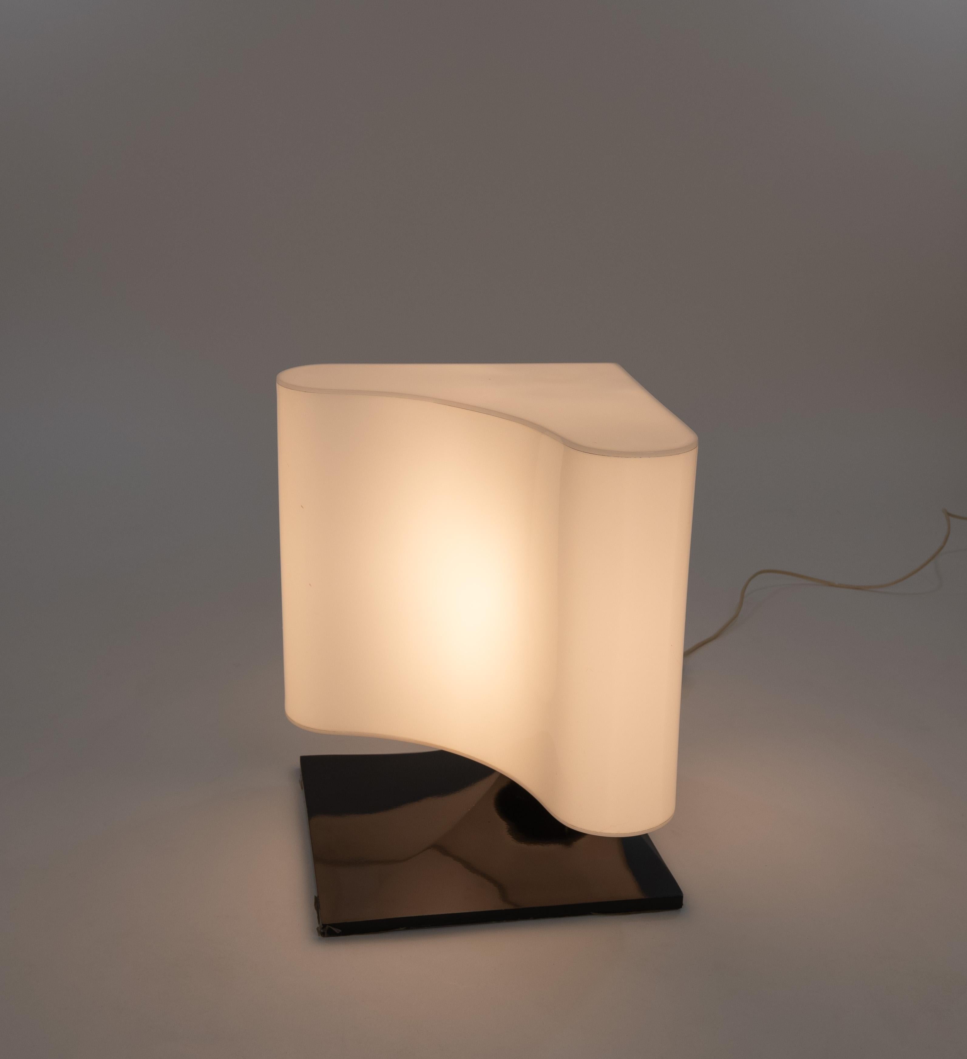 Mid-Century Modern Ambasciata table lamp by Vittorio Introini for Stilnovo, 1960s For Sale