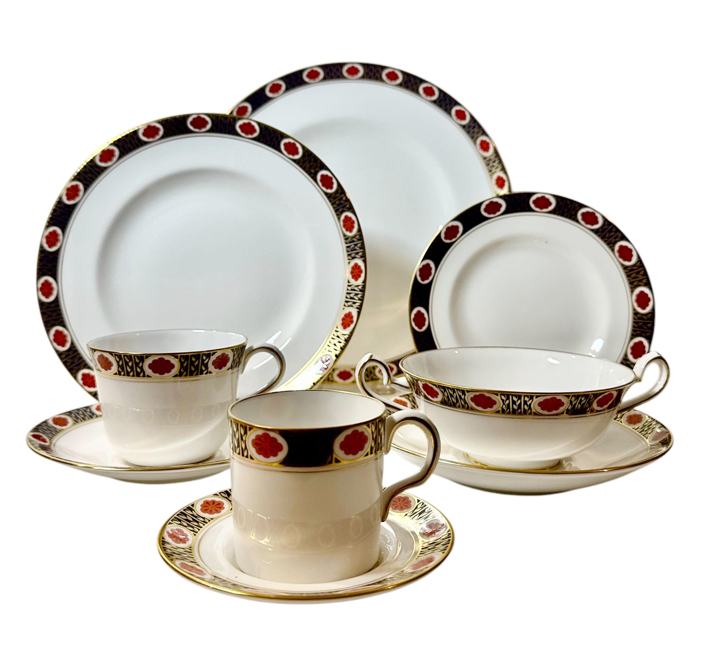 Ambassador by Royal Crown Derby China - Juego de 63 piezas en venta 1