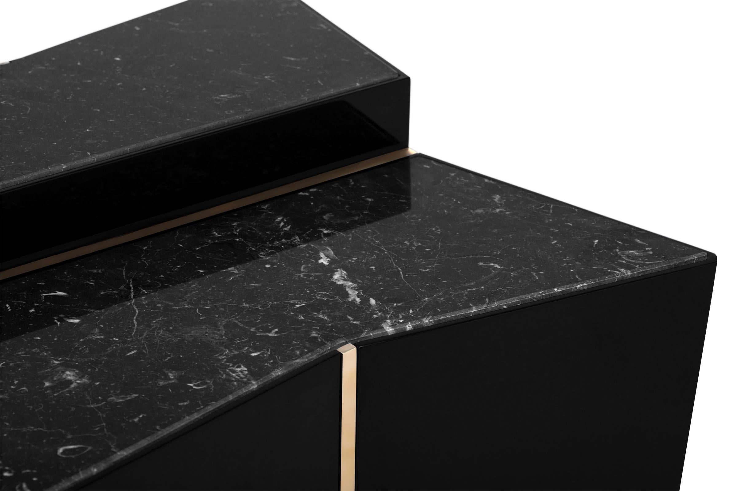 Ambassador-Beistelltisch mit schwarzen Marmorplatten im Zustand „Hervorragend“ im Angebot in Paris, FR
