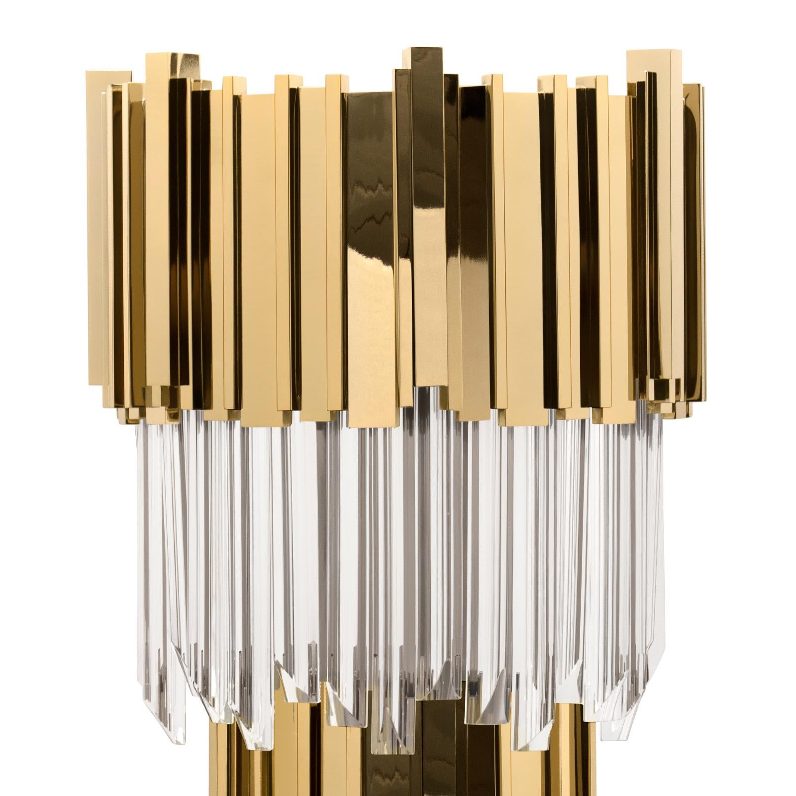 Wall lamp ambassador with crystal glass and with three circular
rows of gold plated polished brass rectangular sticks. With 5 bulbs, lamp
holder type G9. 40 Watt max, for 220-240V. Bulbs not included.