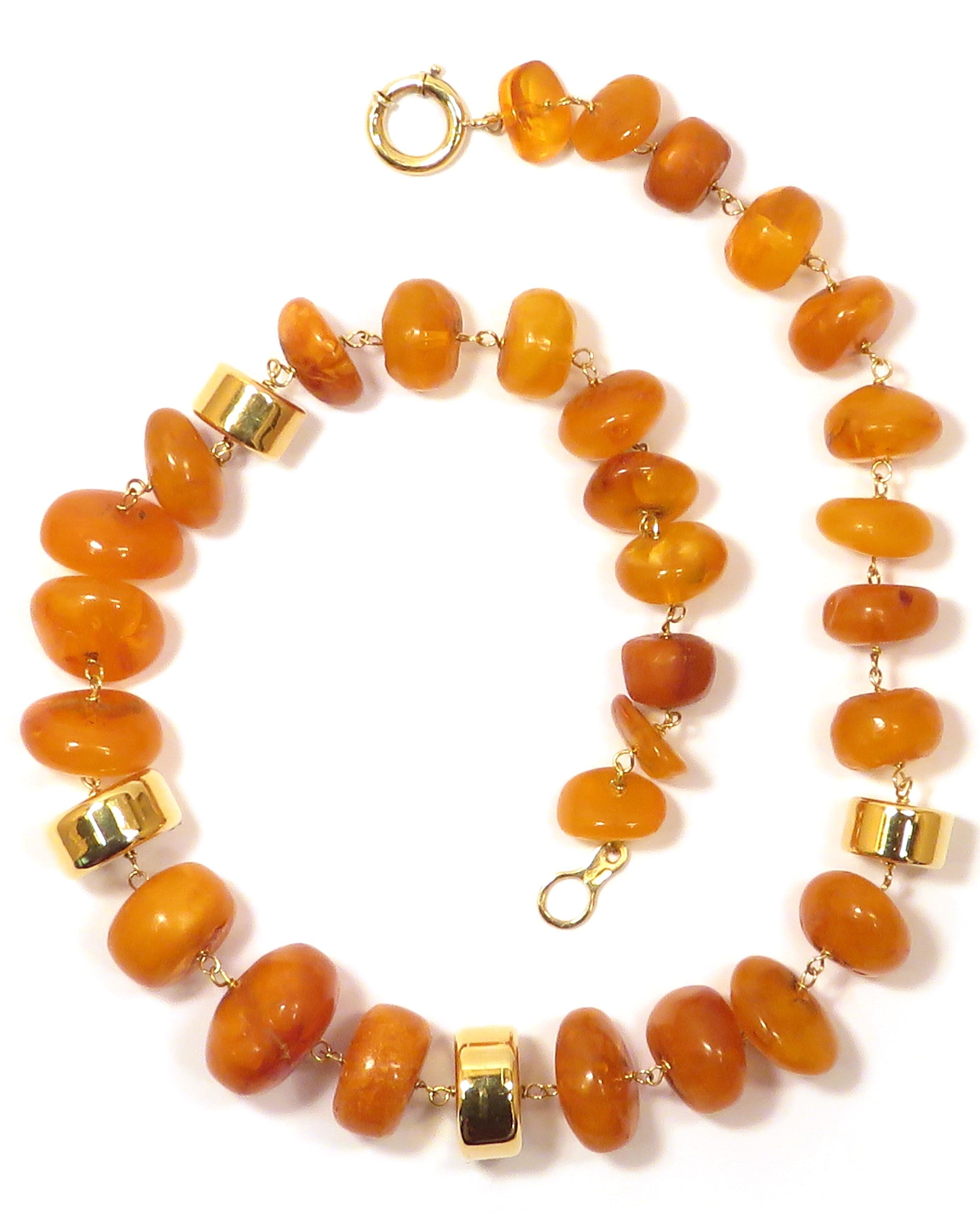 Contemporary Amber 18 Karat Yellow Gold Necklace Handcrafted in Italy by Botta Gioielli