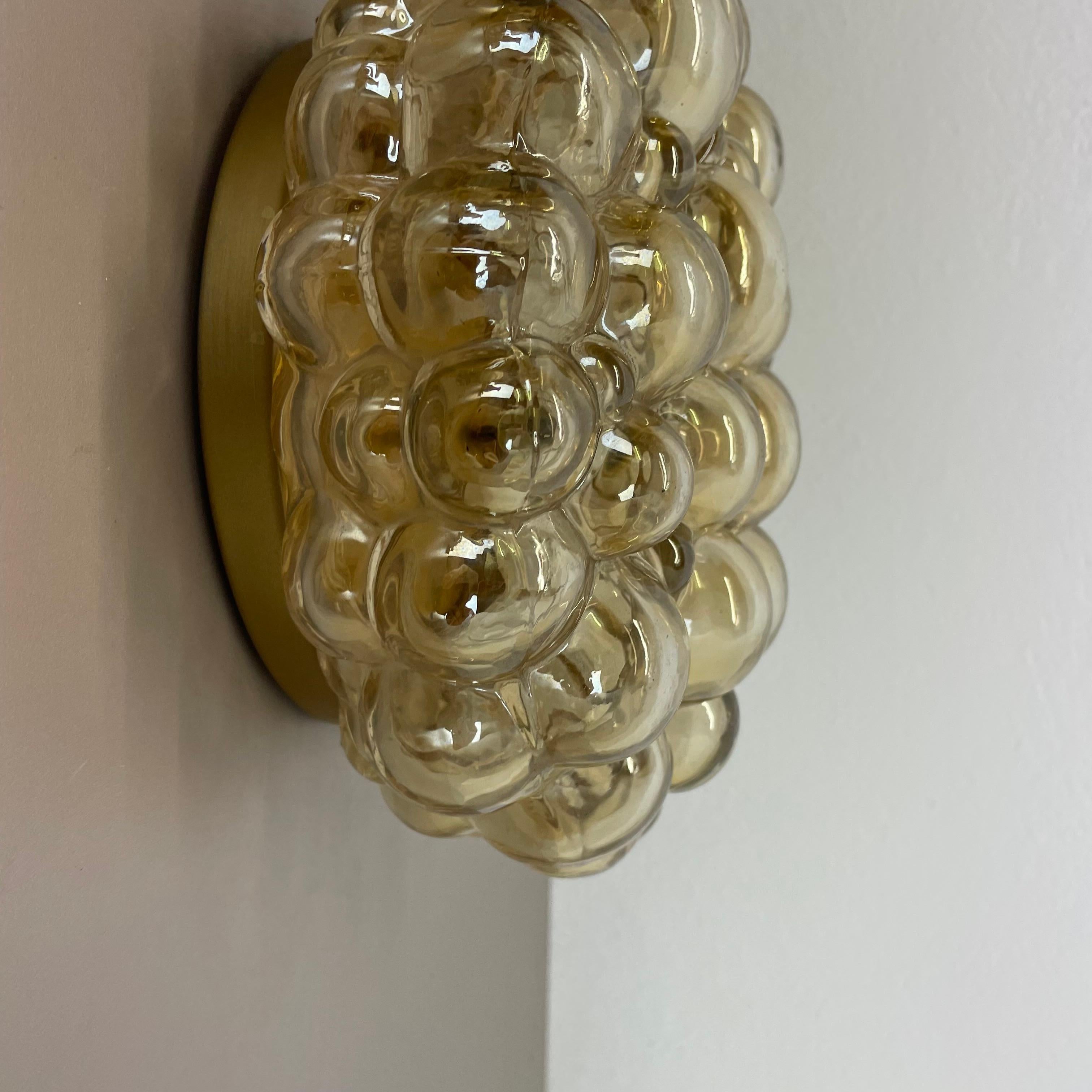 Amber 24cm Bubble Glass Wall Light by Helena Tynell for Glashütte Limburg, 1960 In Good Condition For Sale In Kirchlengern, DE