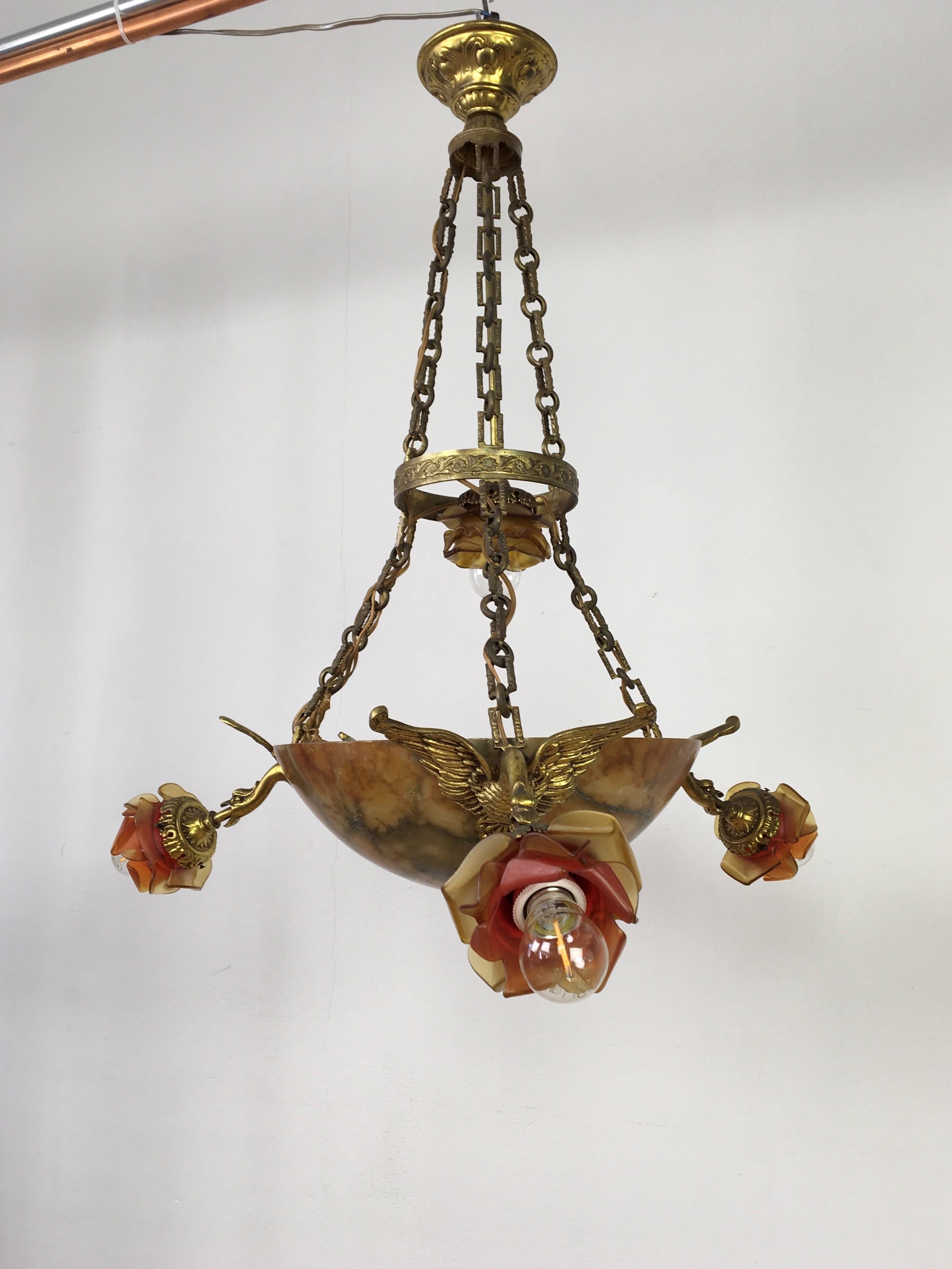 Alabaster Bowl Chandelier with Floral Lampshades and Dragons, France For Sale 2