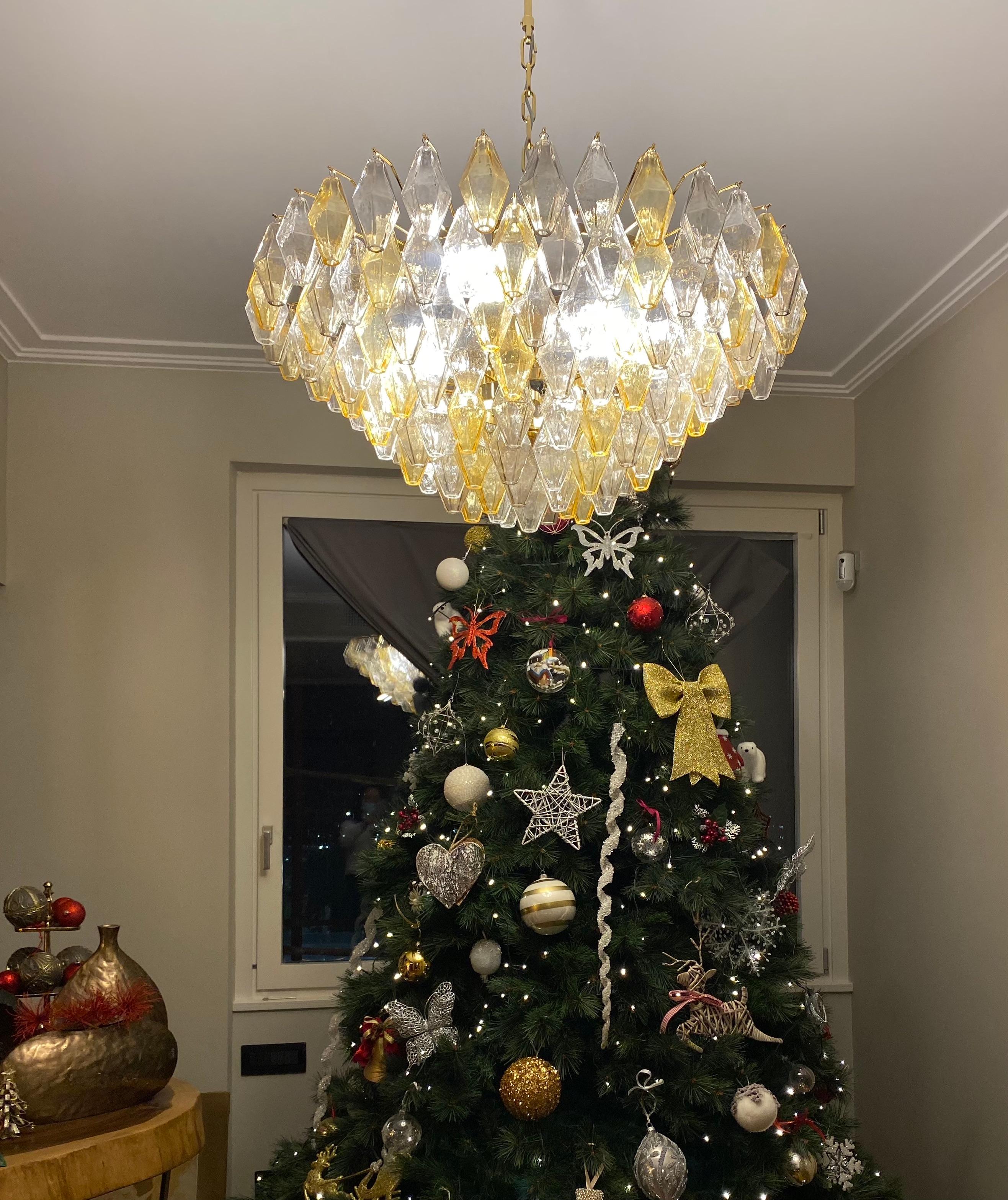 italien Grand lustre ou plafonnier en verre de Murano Poliedri gris et ambré en vente